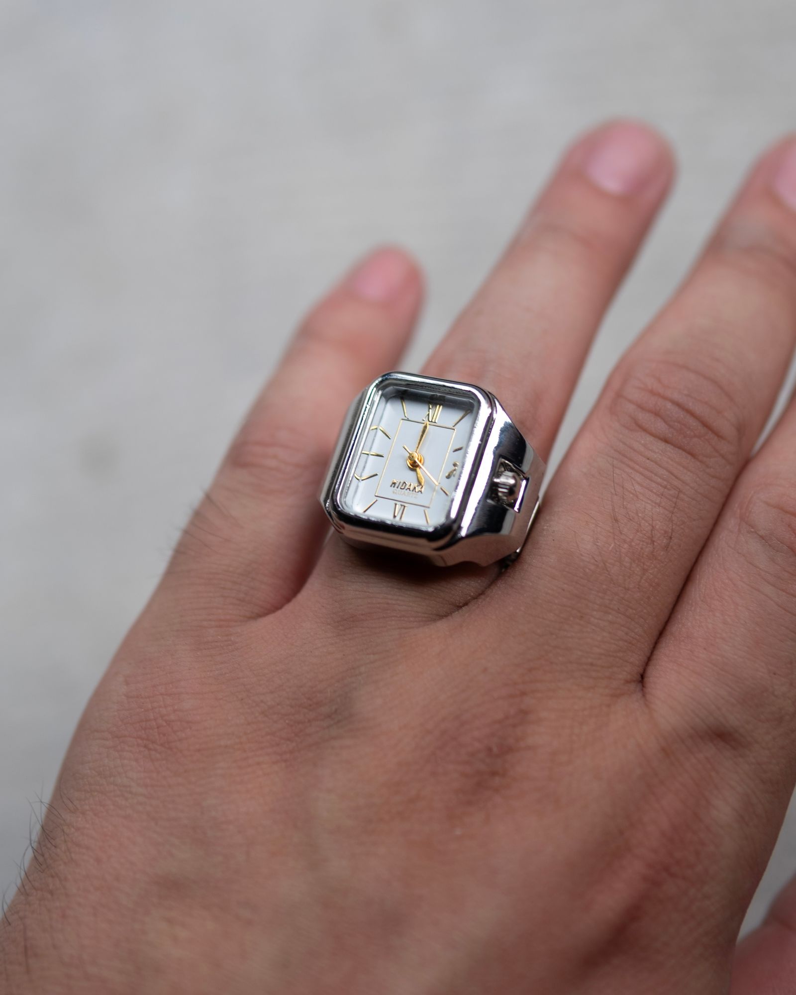 Legacy Ring Watch / Silver/White