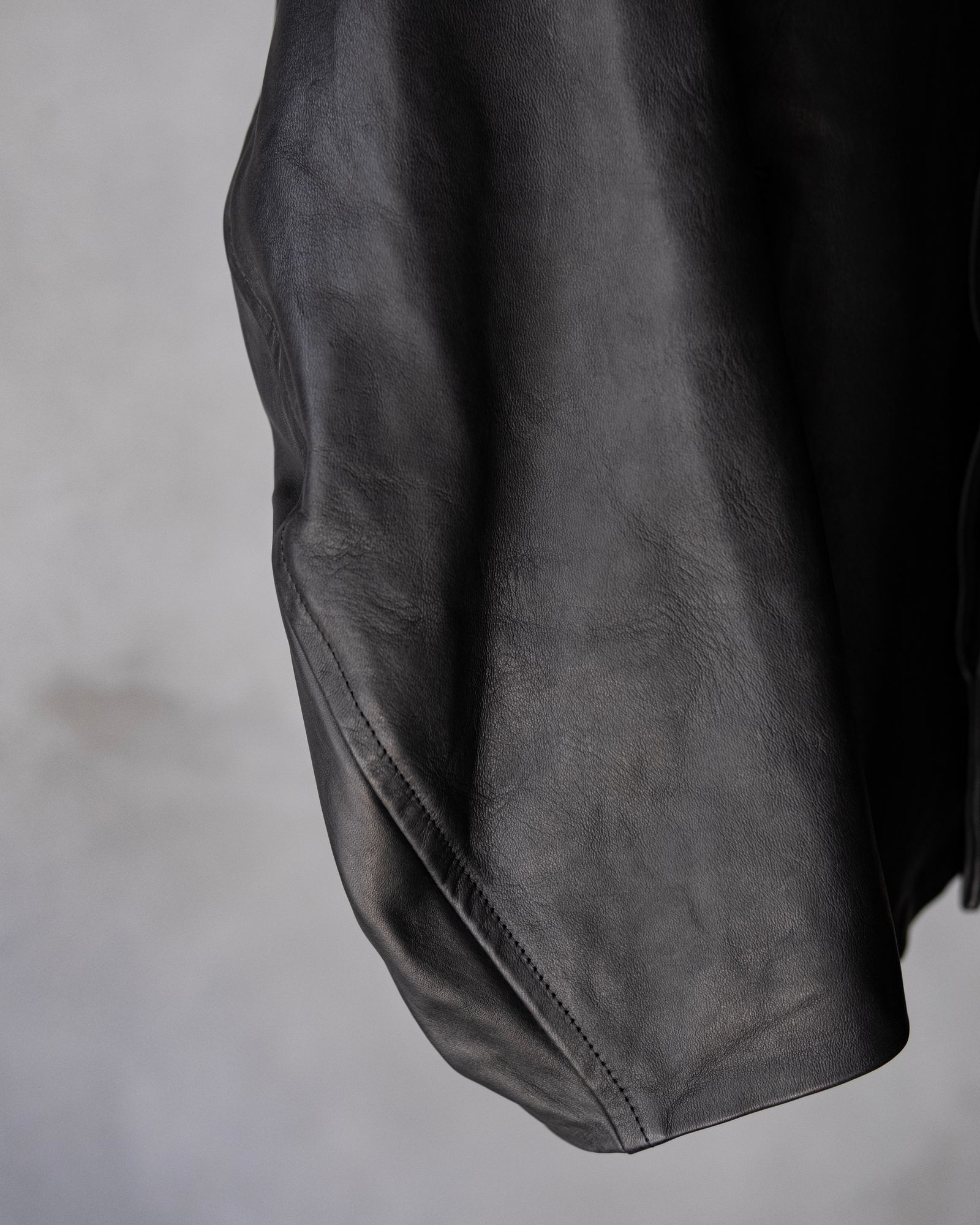 Leather Wide Elbow Coat / Black