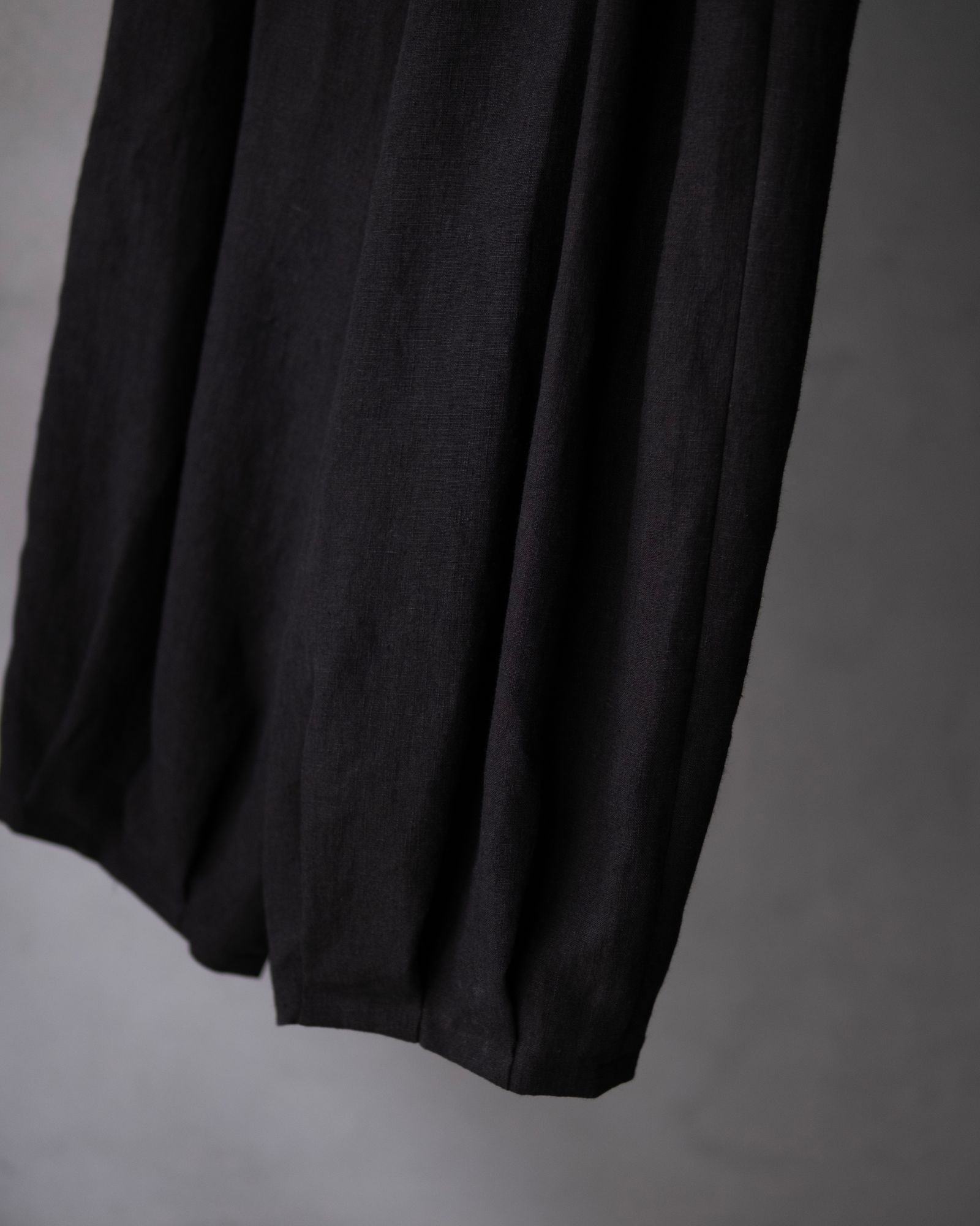 Linen Tucked Hem Wide Easy Pants / Black