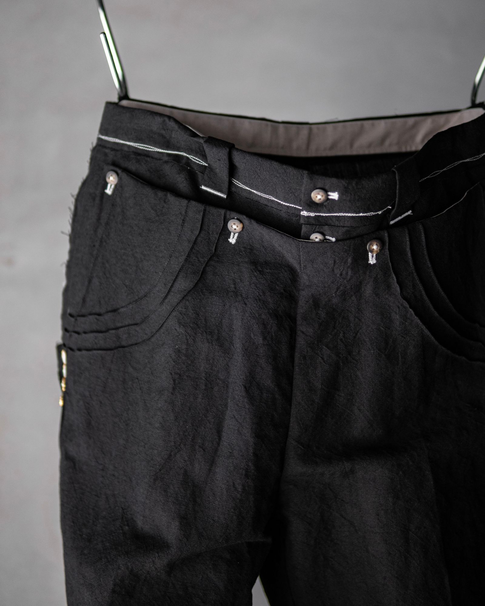 “SAMON” pleated ceremony pants / Black