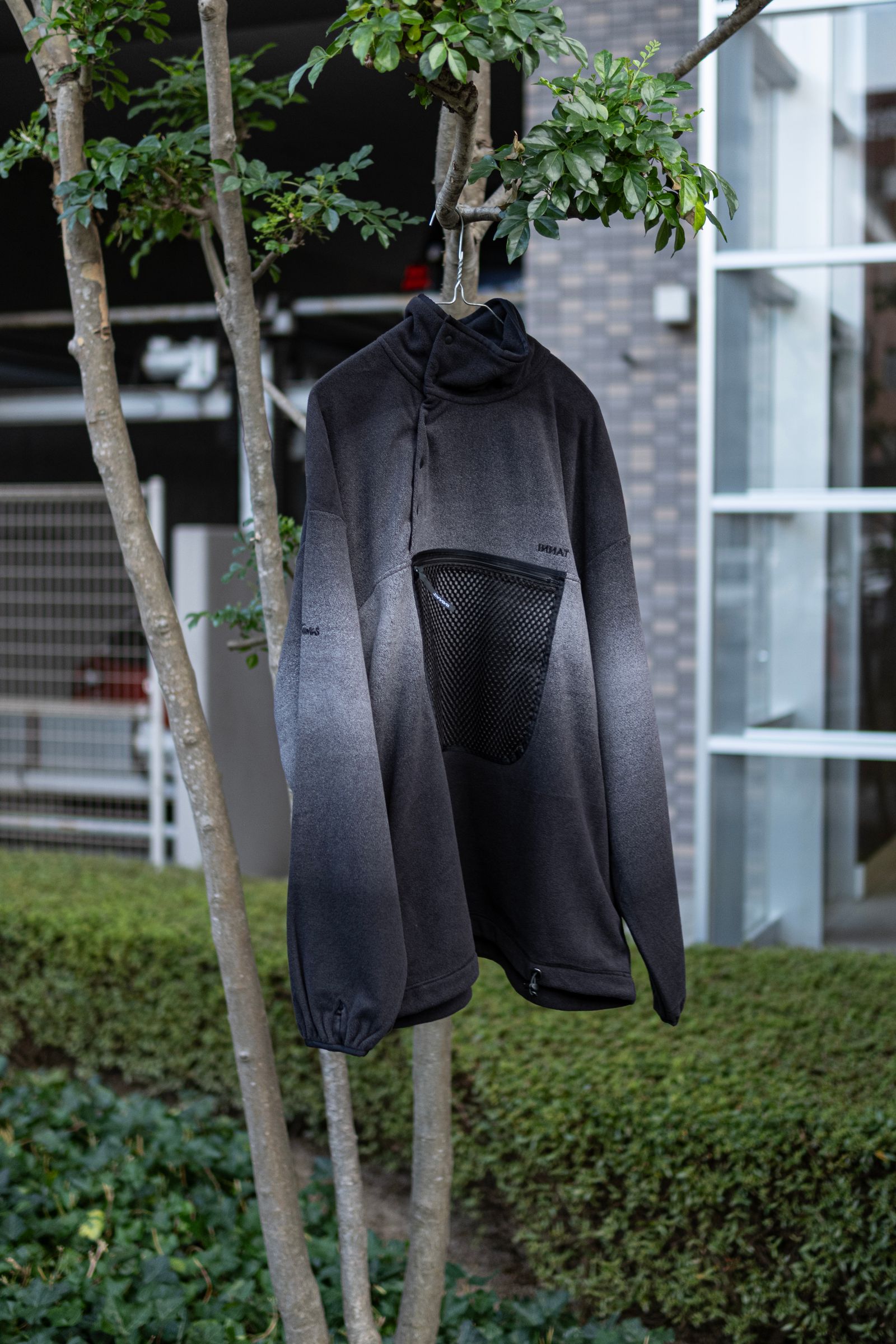 【INNAT×WILD THINGS】PIGMENT PRINT WASH POLARTEC PULLOVER / Black