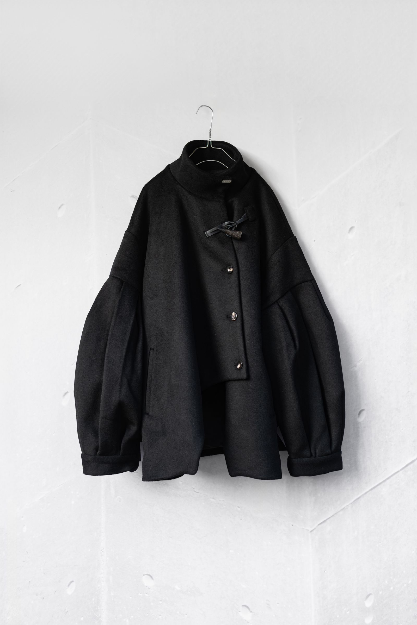 Bias Cut Short Duffle Coat / Black