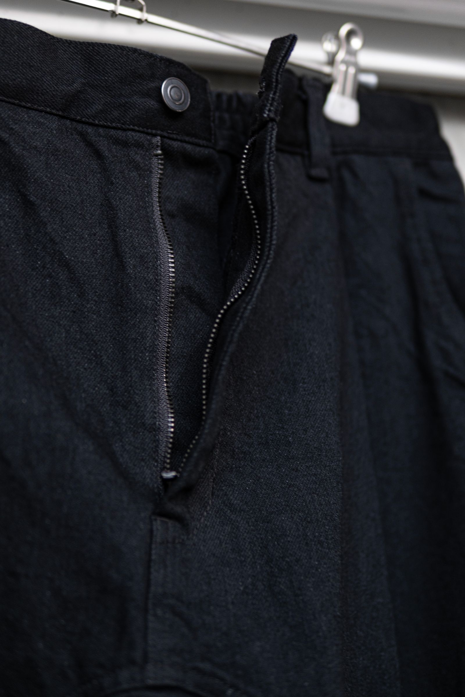 Denim Tapered Pants / Black