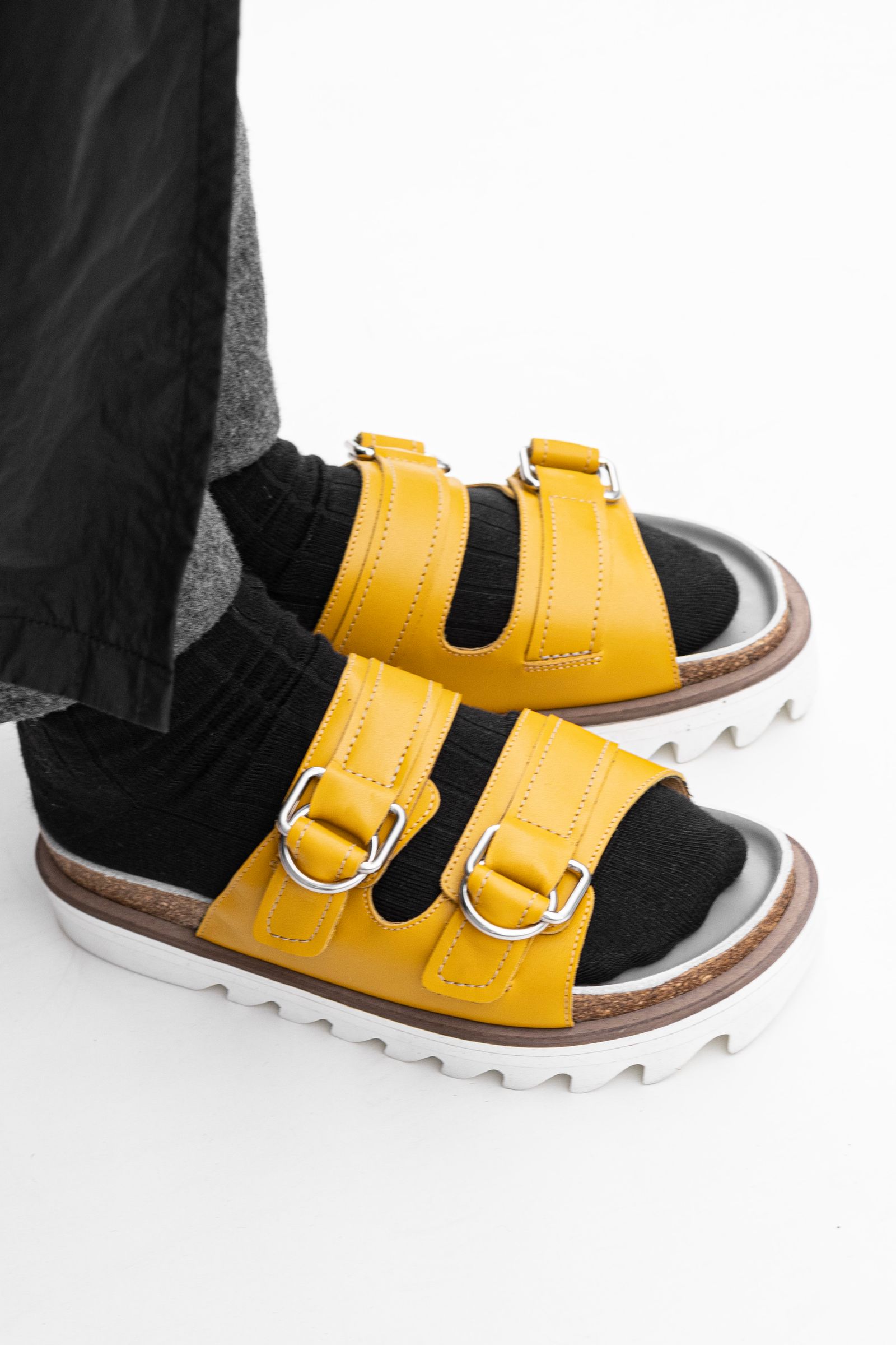 Double buckle footbed sandals / Yellow