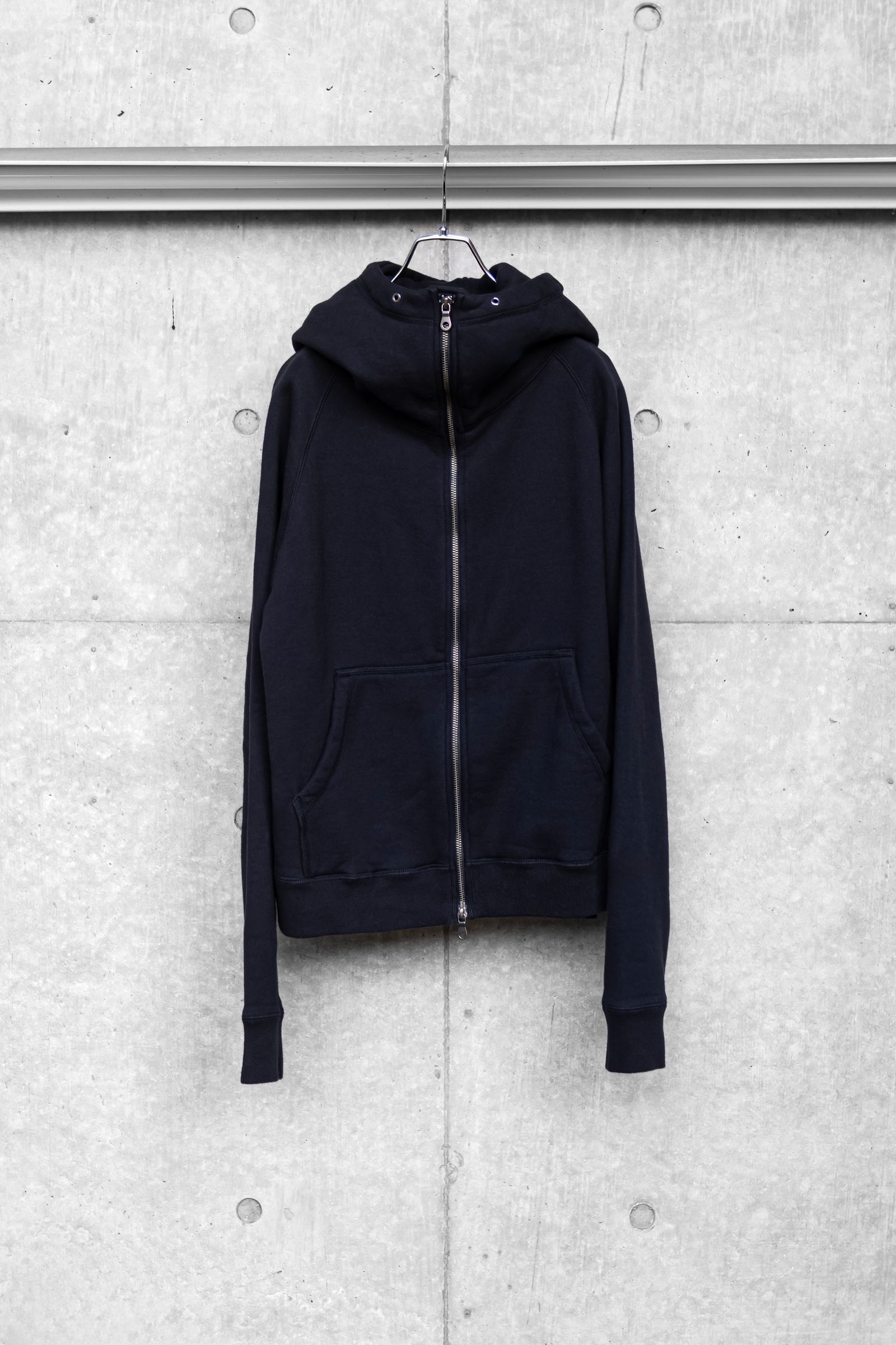 CROPPED BRUSHED HOODIE / BLACK