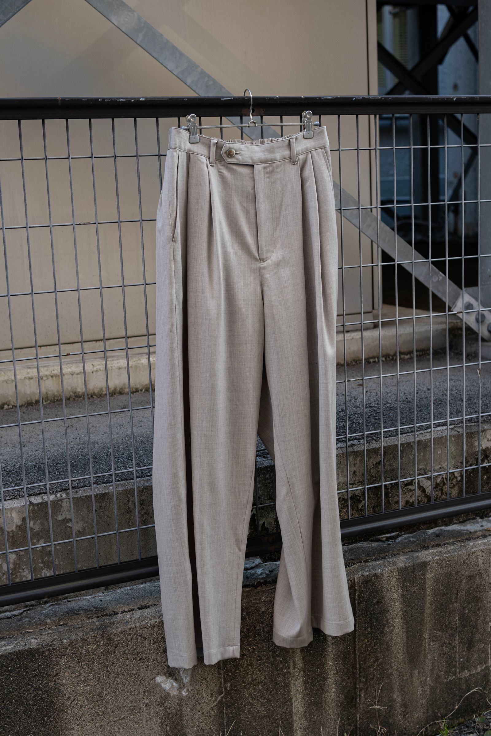 2TUCK WIDE EASY PANTS / GREIGE