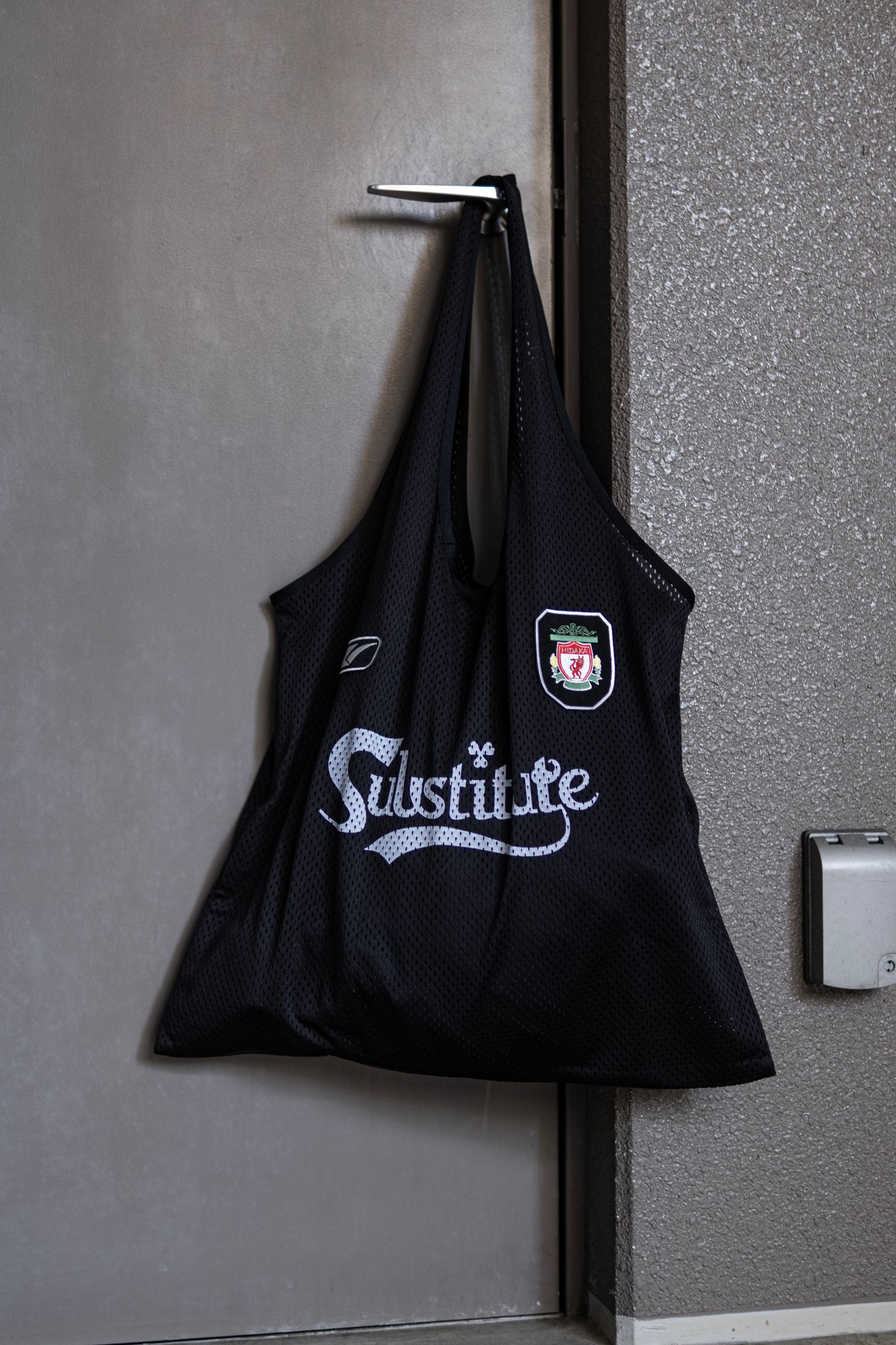 "SUBSTITUTE" BIB TOTE / BLACK