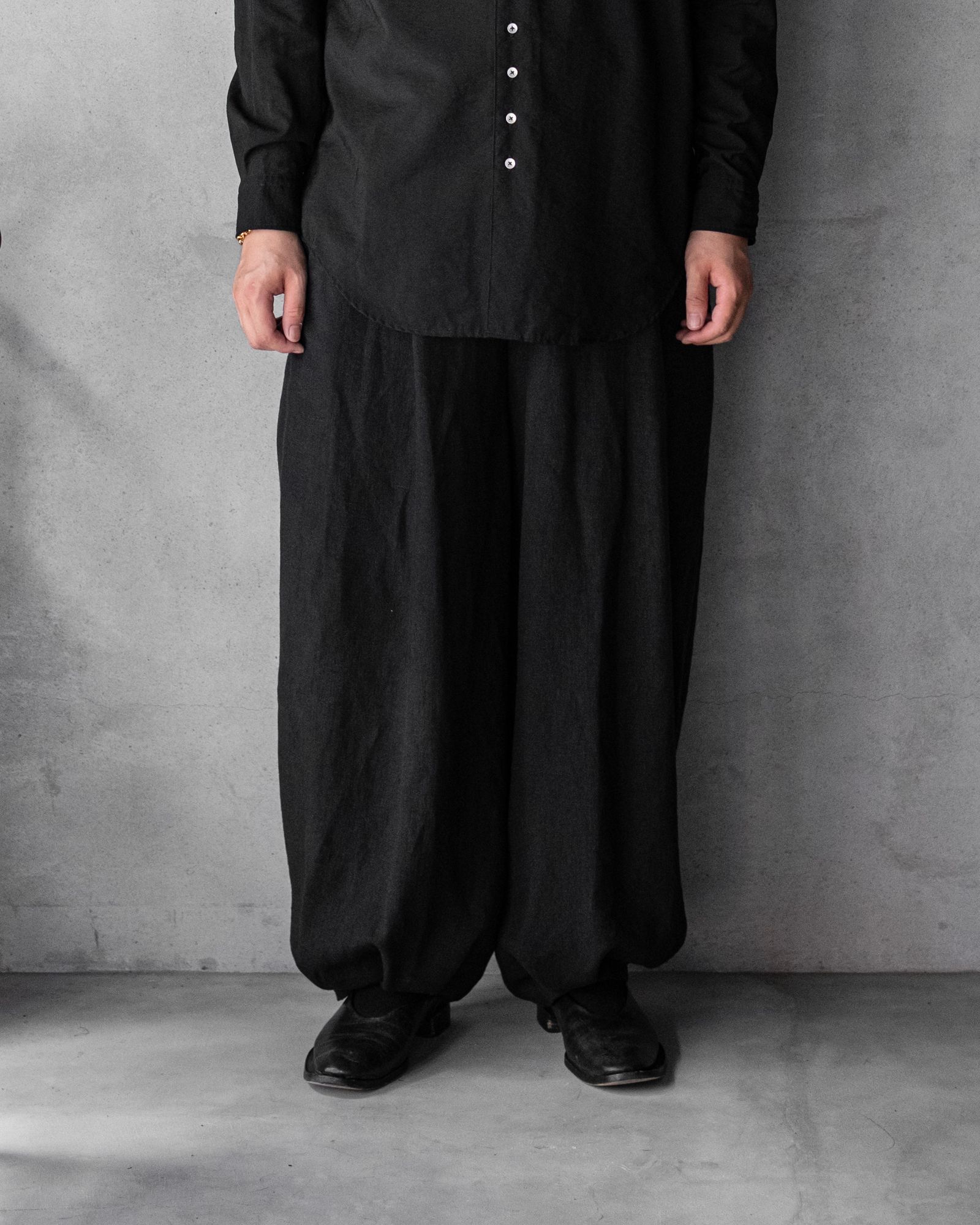 Linen Tucked Hem Wide Easy Pants / Black