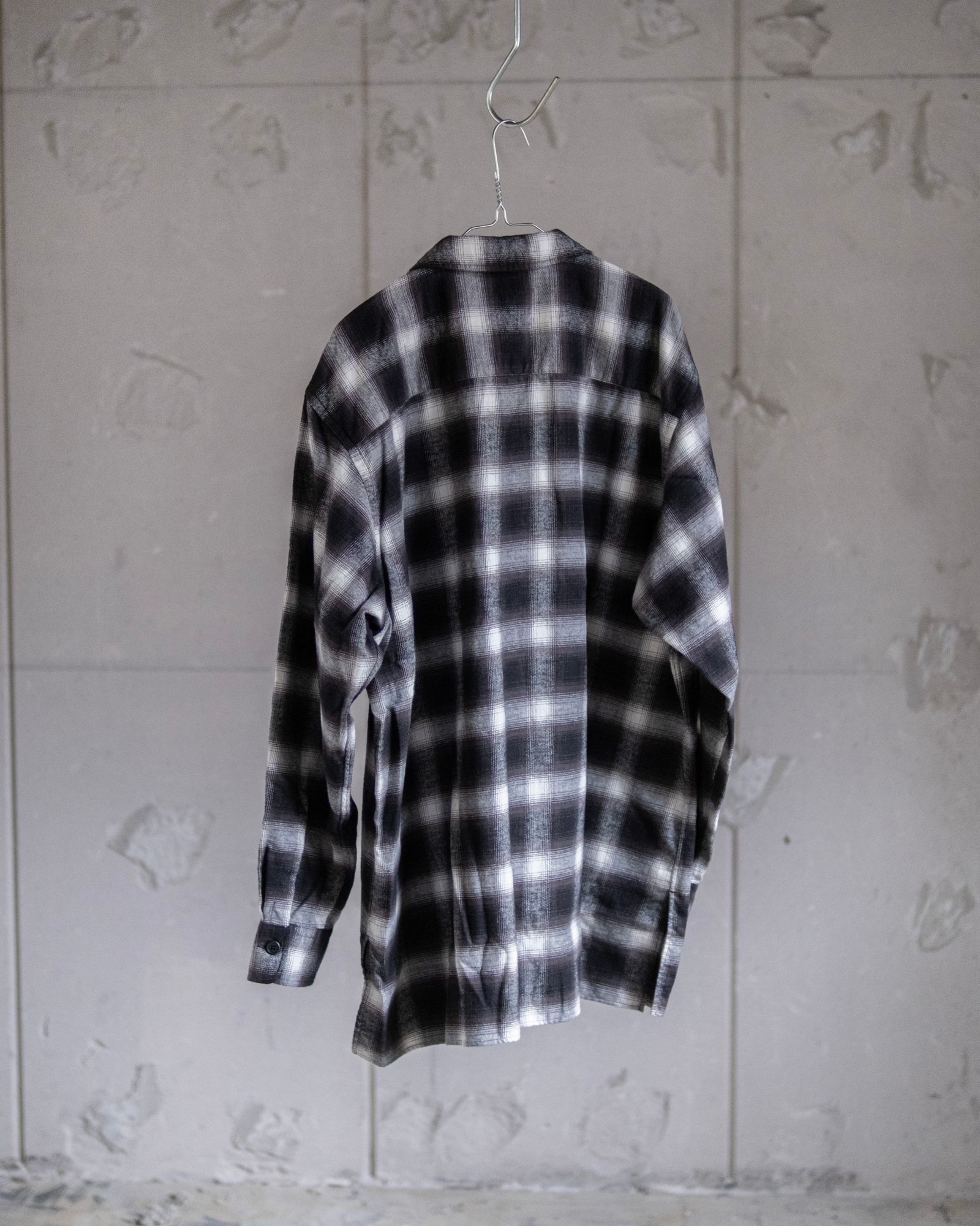Open Collar SH / Black×White Ombre