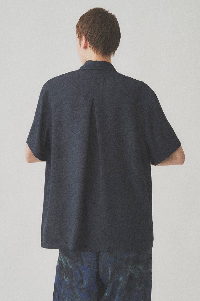 SHEER SHARKSKIN SS SHIRT / NAVY