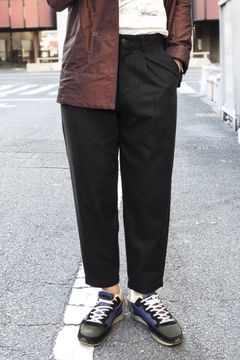 1TUCK CARROT PANTS / NERO
