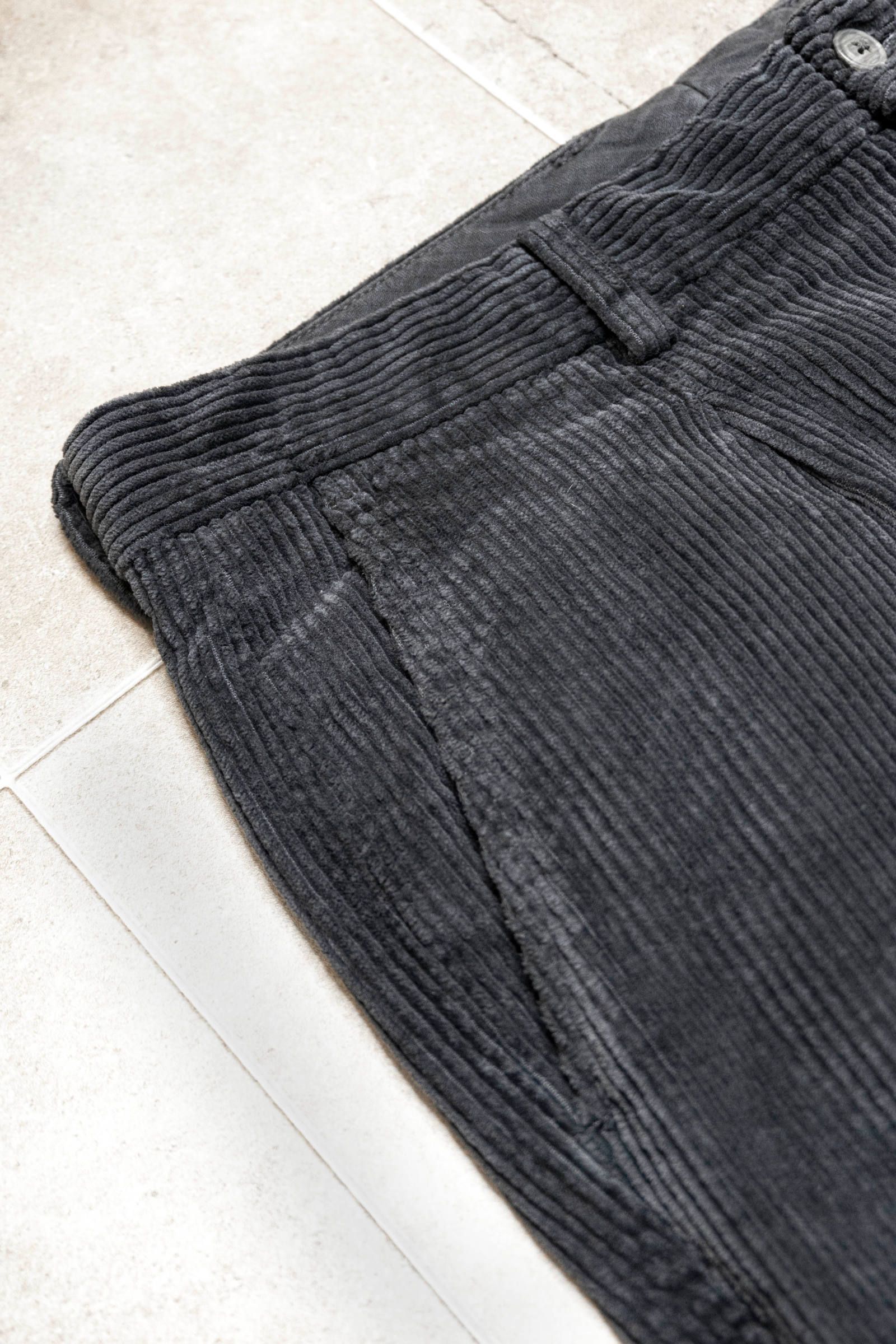 WIDE CORDUROY 1TUCK PANTS / GIRGIO SCURO
