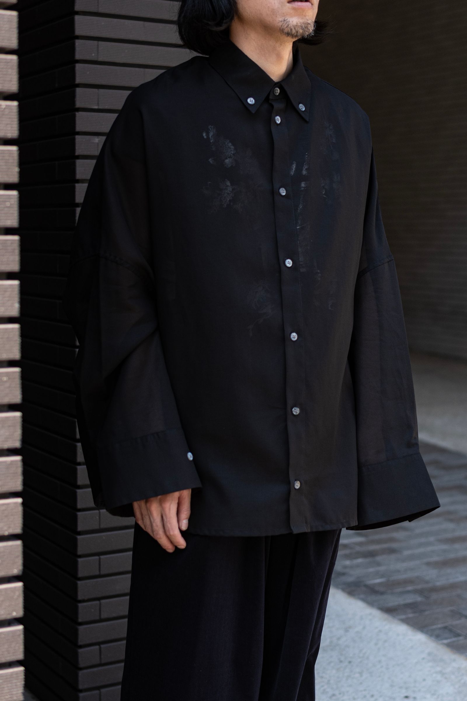 GIANT SHIRT / COLOURLESS BLACK