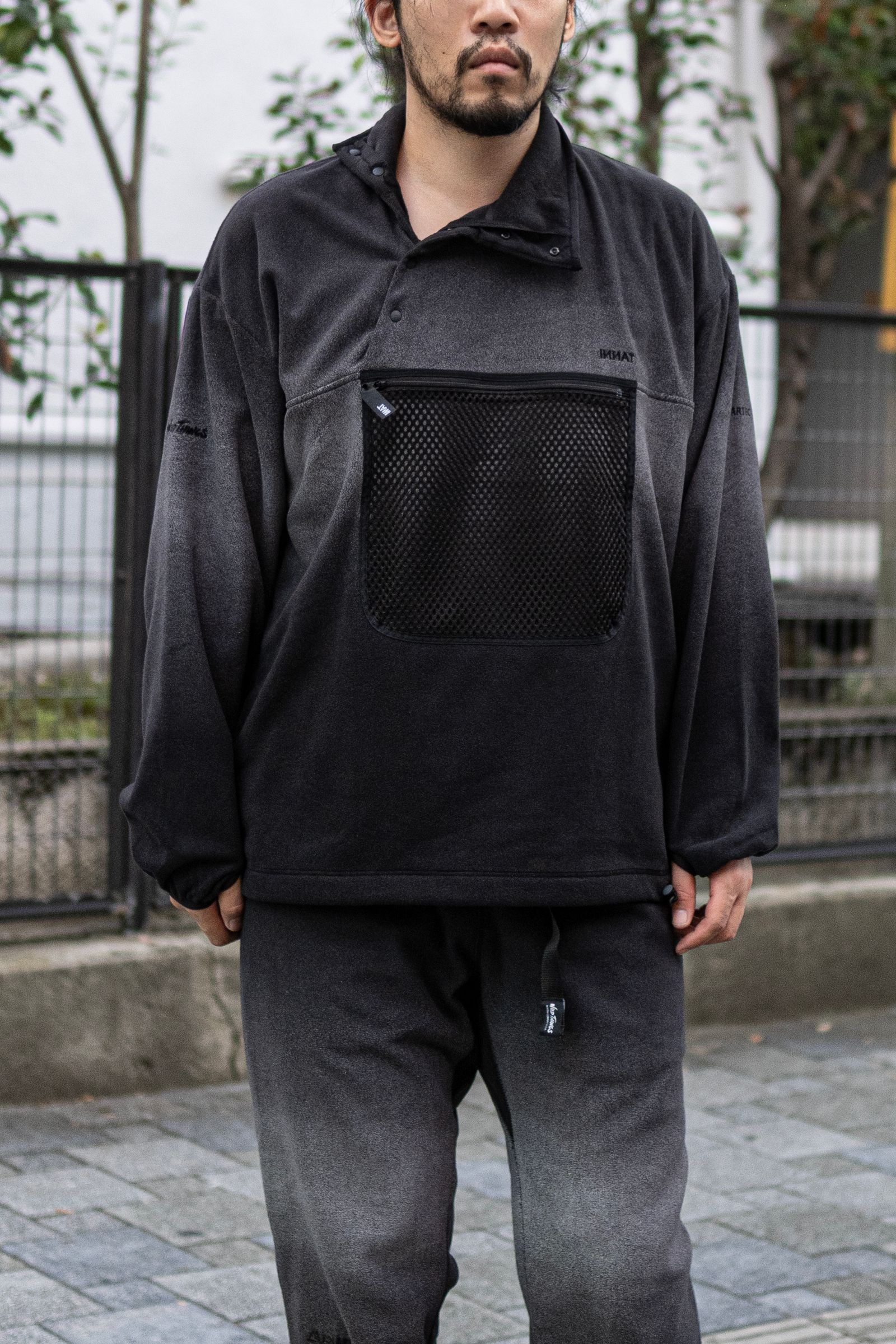 【INNAT×WILD THINGS】PIGMENT PRINT WASH POLARTEC PULLOVER / Black