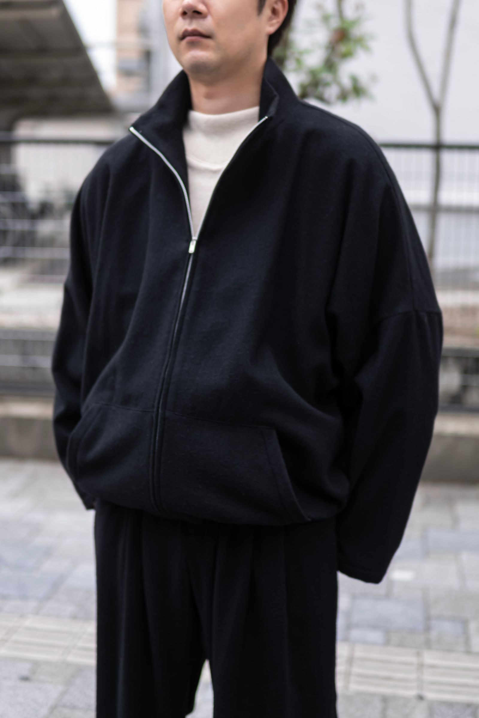 CASHMERE ZIP JACKET / BLACK