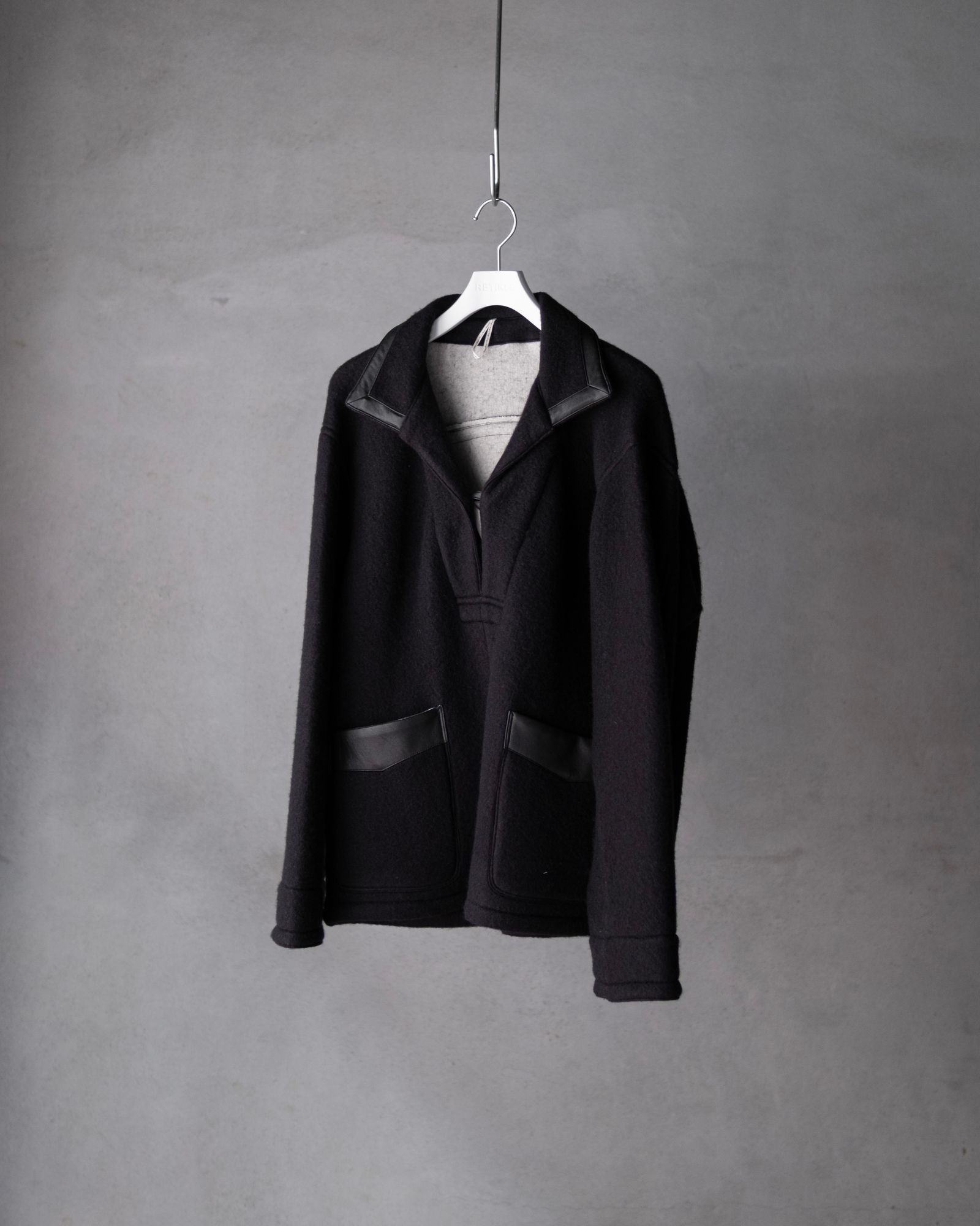 FAUX LEATHER TRIM OVERSIZED PULLOVER / BLACK