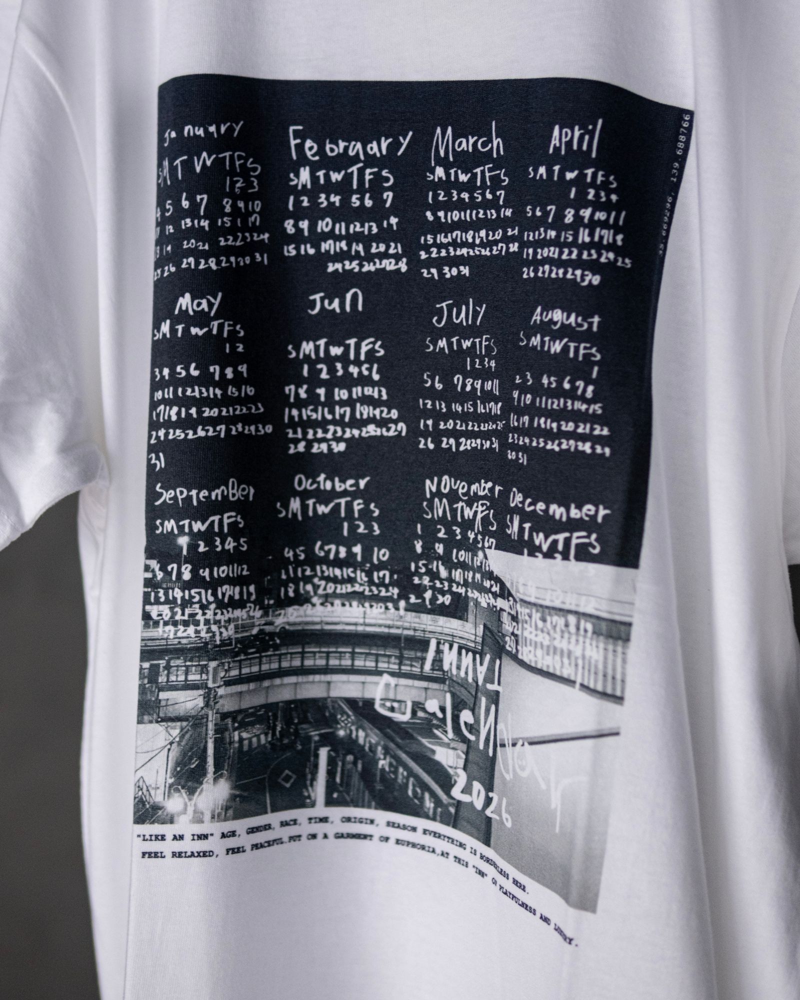 PHOTO CALENDER TEE / White