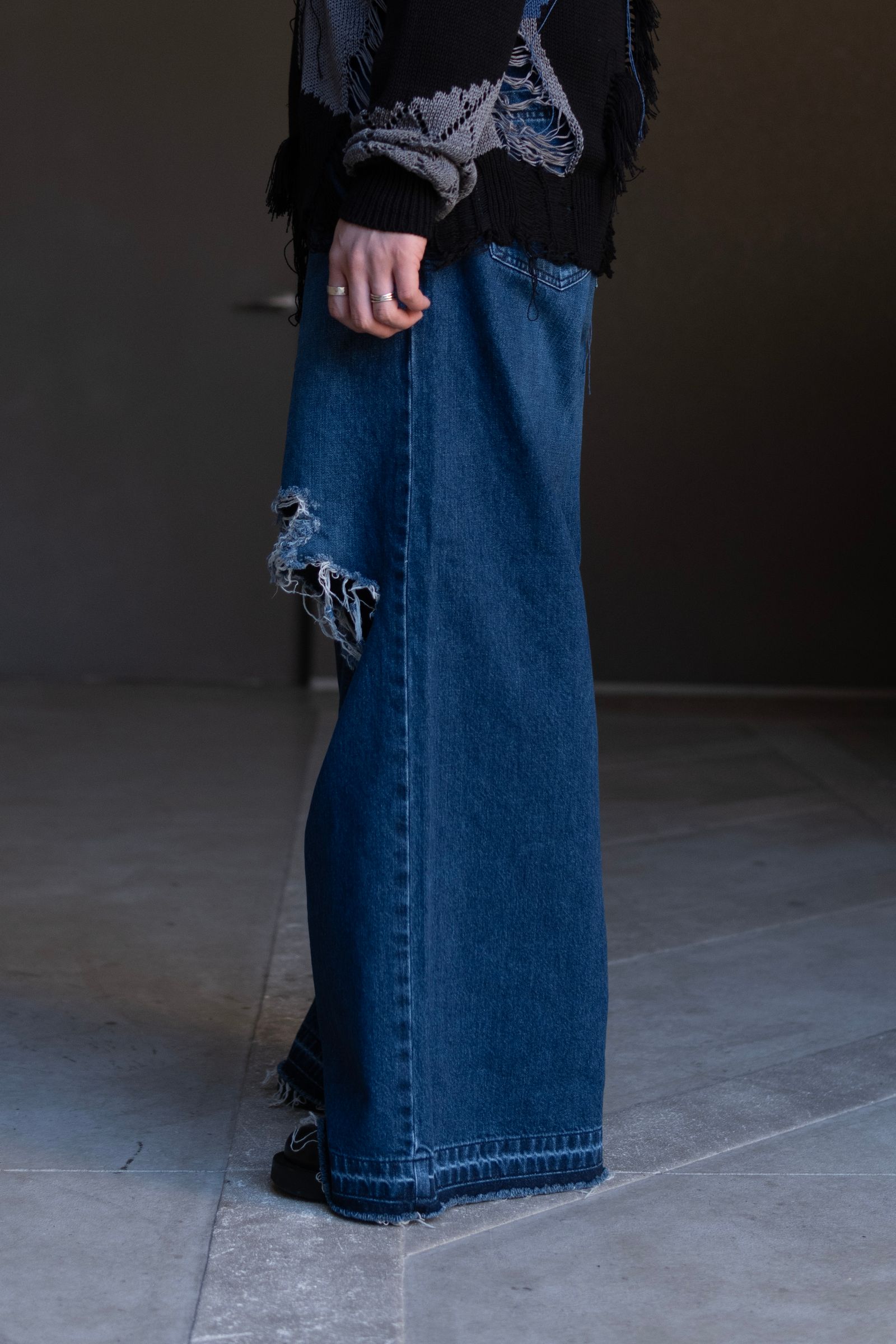 JUHA - DAMAGE BAGGY DENIM PANTS / Navy | Retikle Online Store