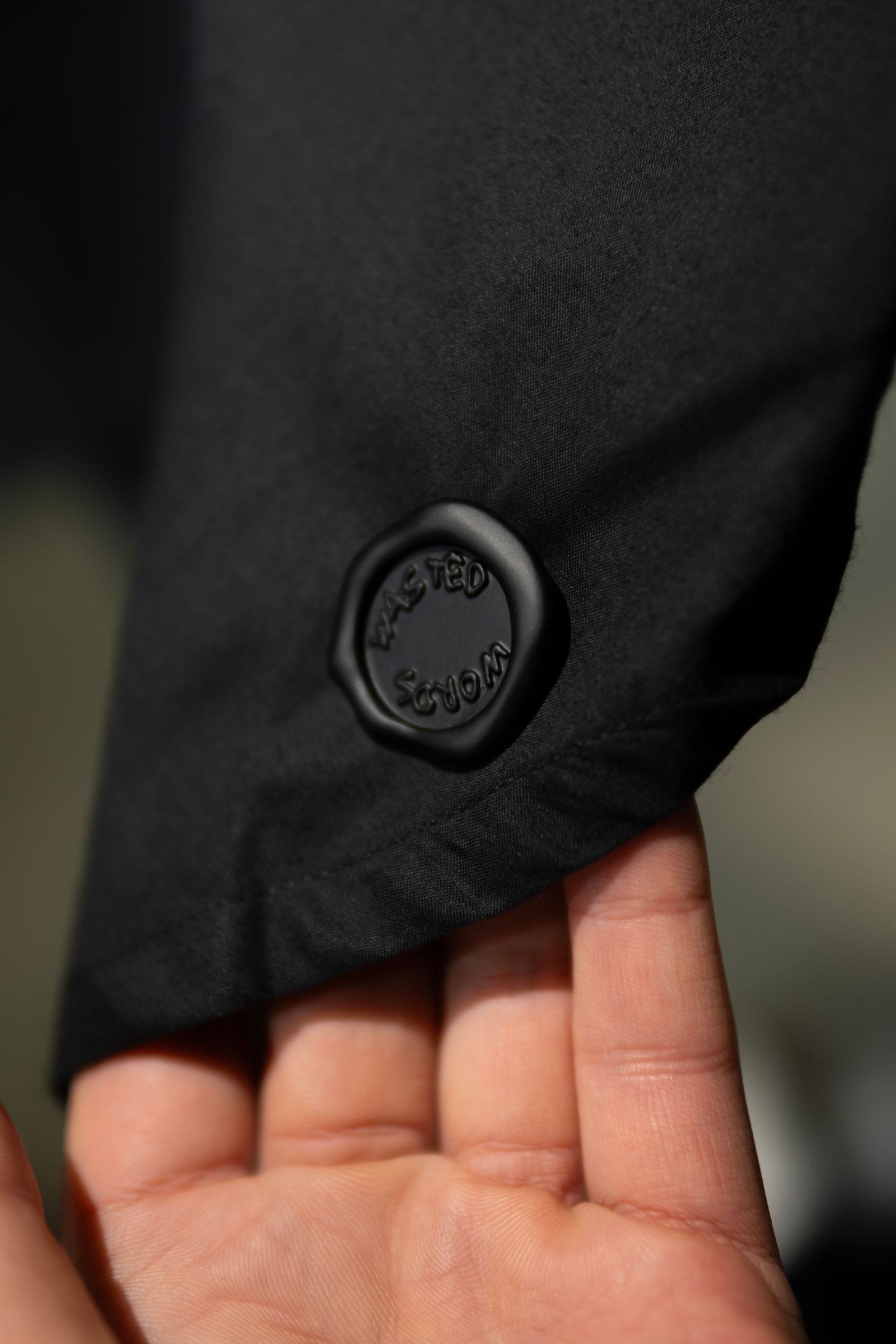 PICTURESQUE MOON SHIRT / COLOURLESS BLACK