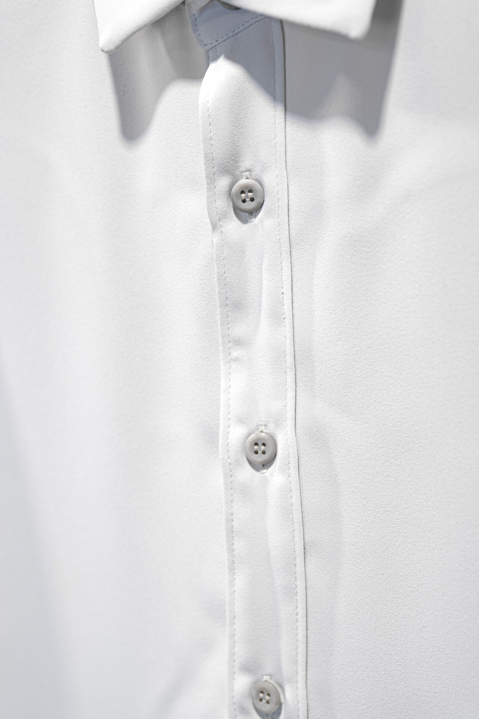 meagratia - Asymmetry shirt / wht | Retikle Online Store