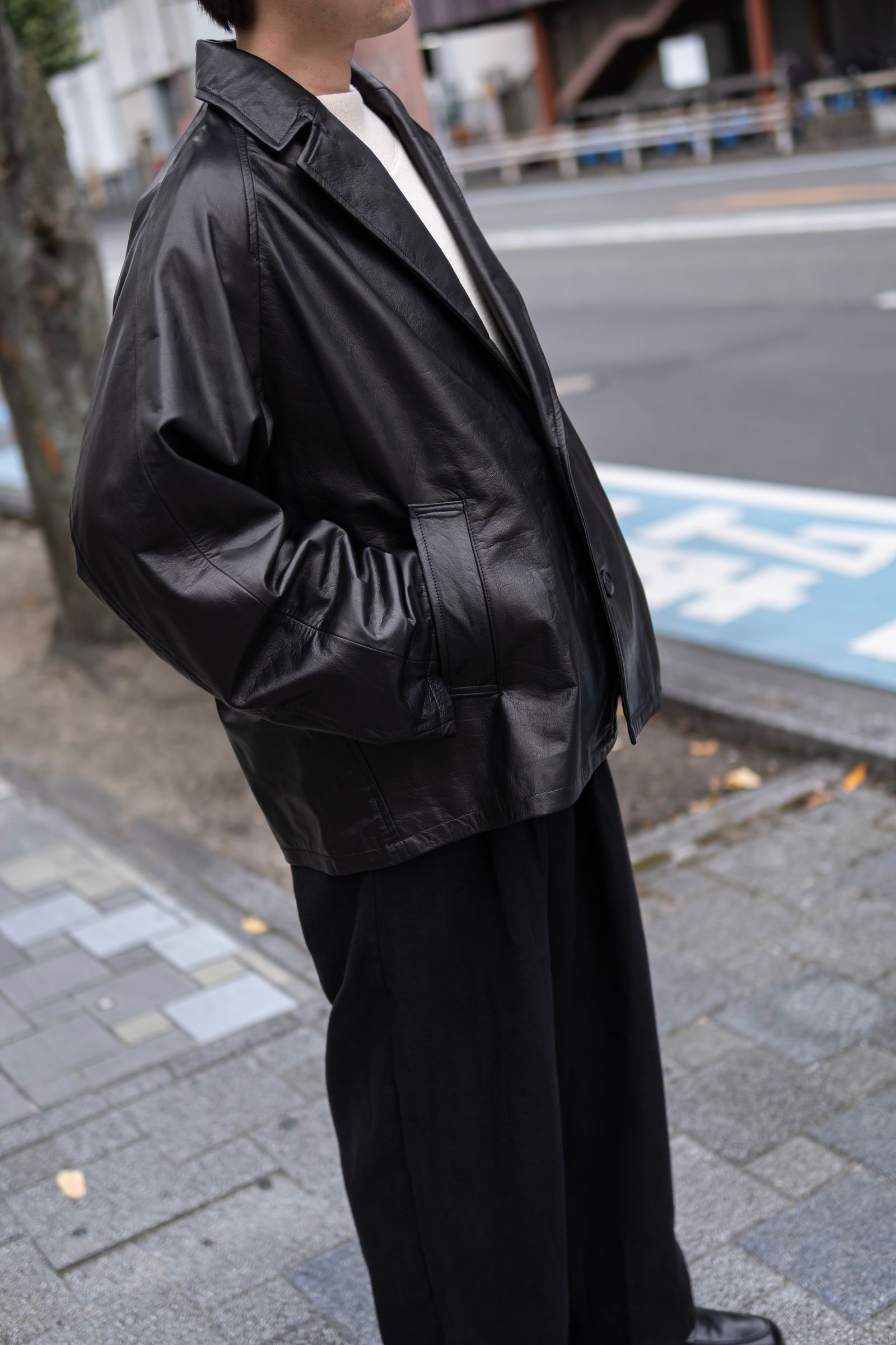 LEATHER OVERSIZE RAGLAN JACKET / BLACK
