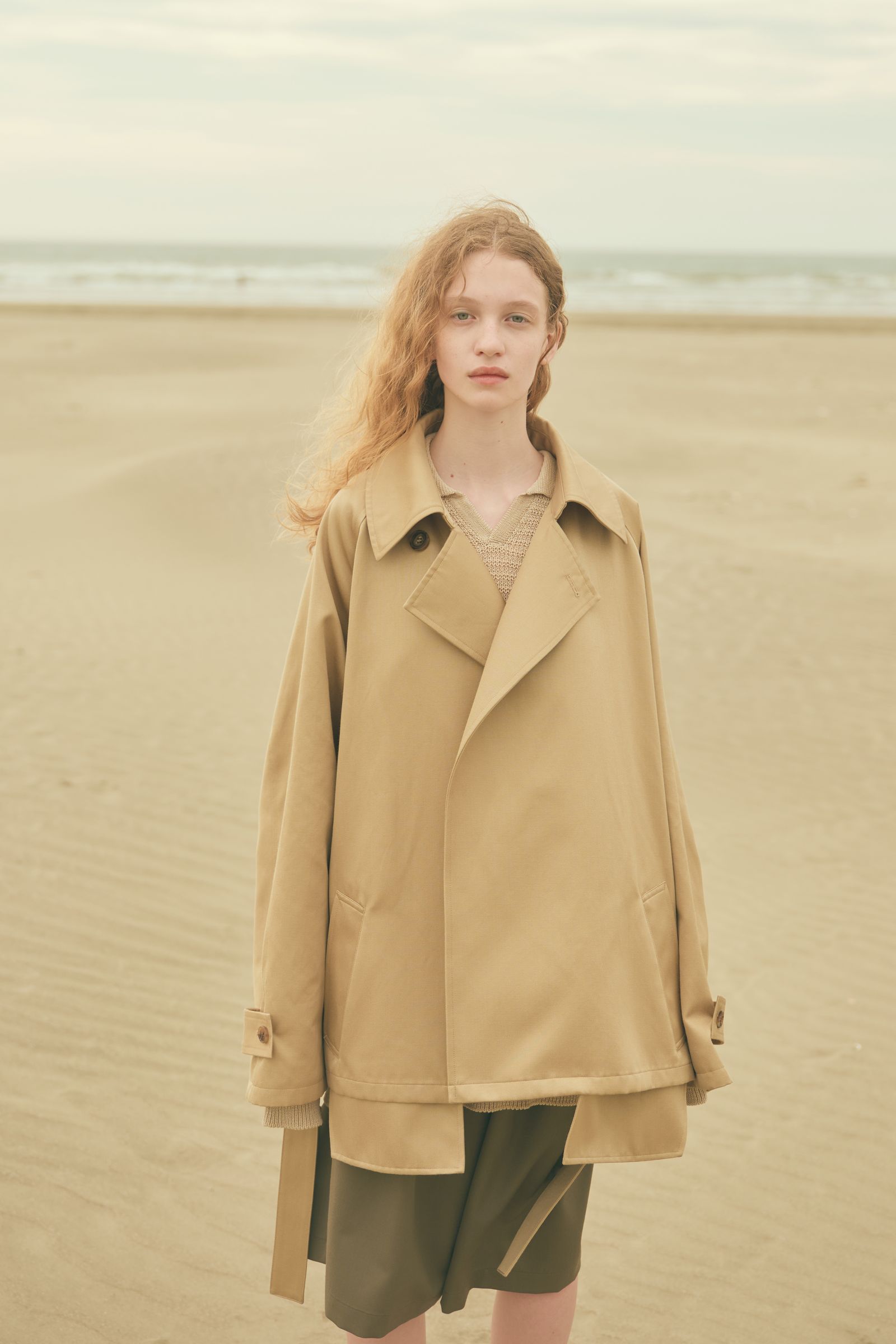 Blanc YM - Silk Short trench coat / Gold | Retikle Online Store