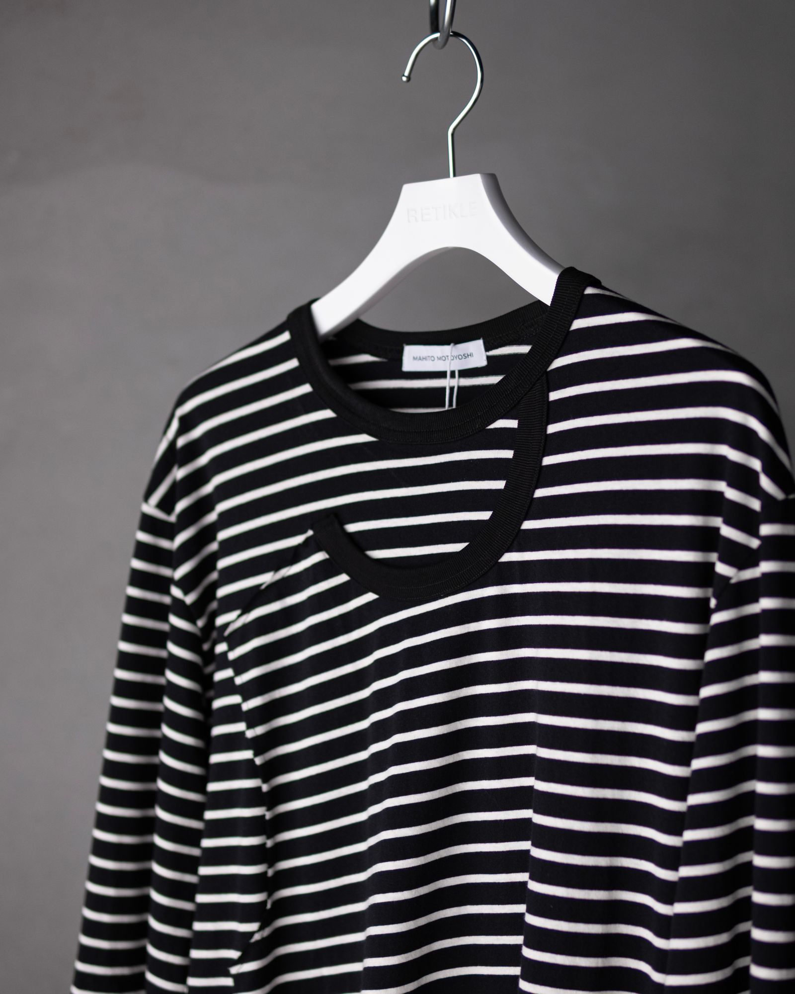 Docking Long T-Shirt / Black border
