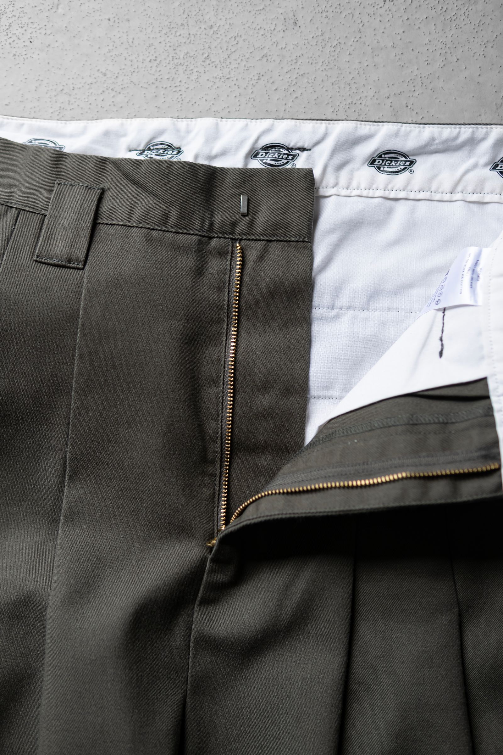 【SHINYAKOZUKA×Dickies】BAGGY WITH DICKIES / OLIVE