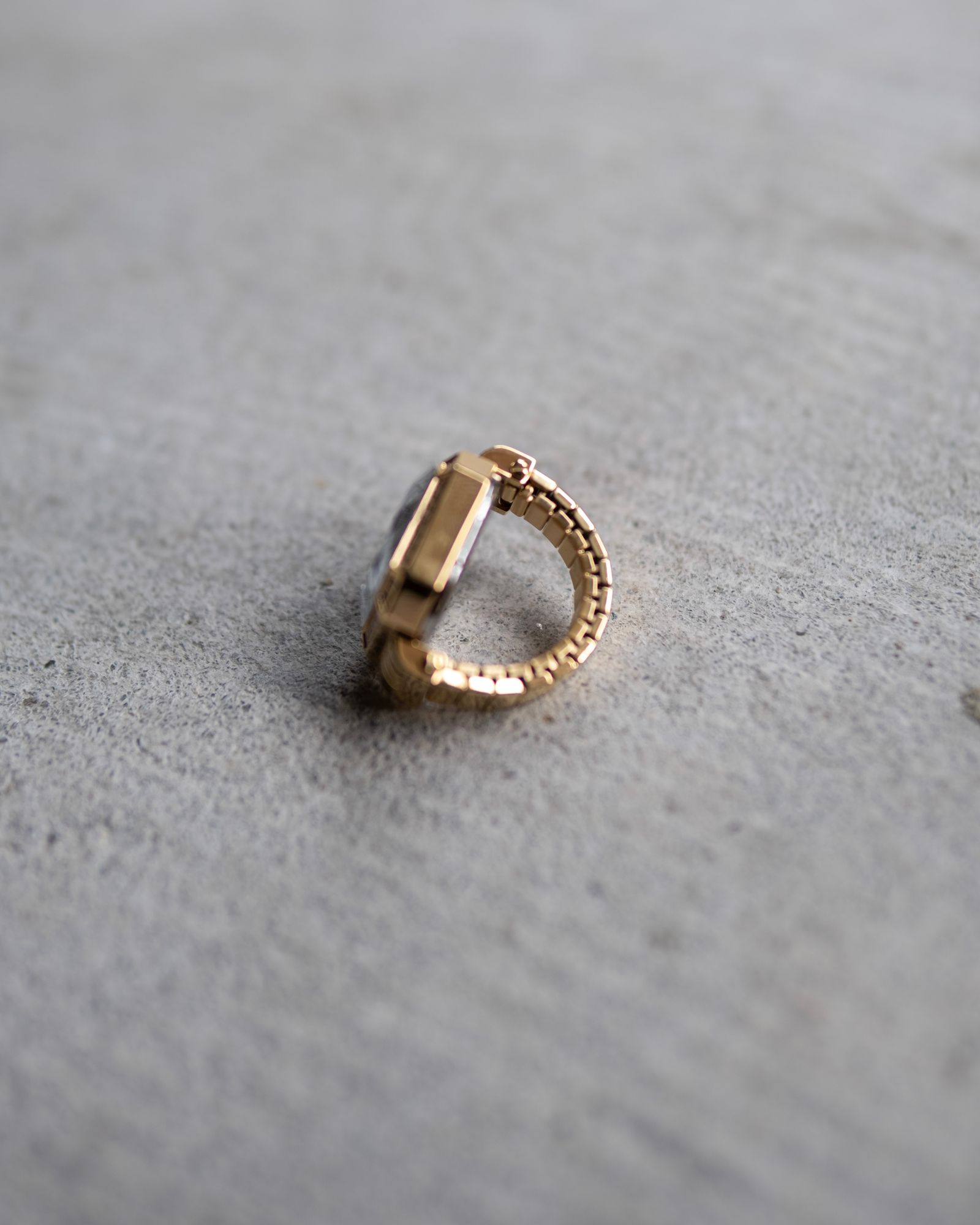 Facet Ring Watch / Gold