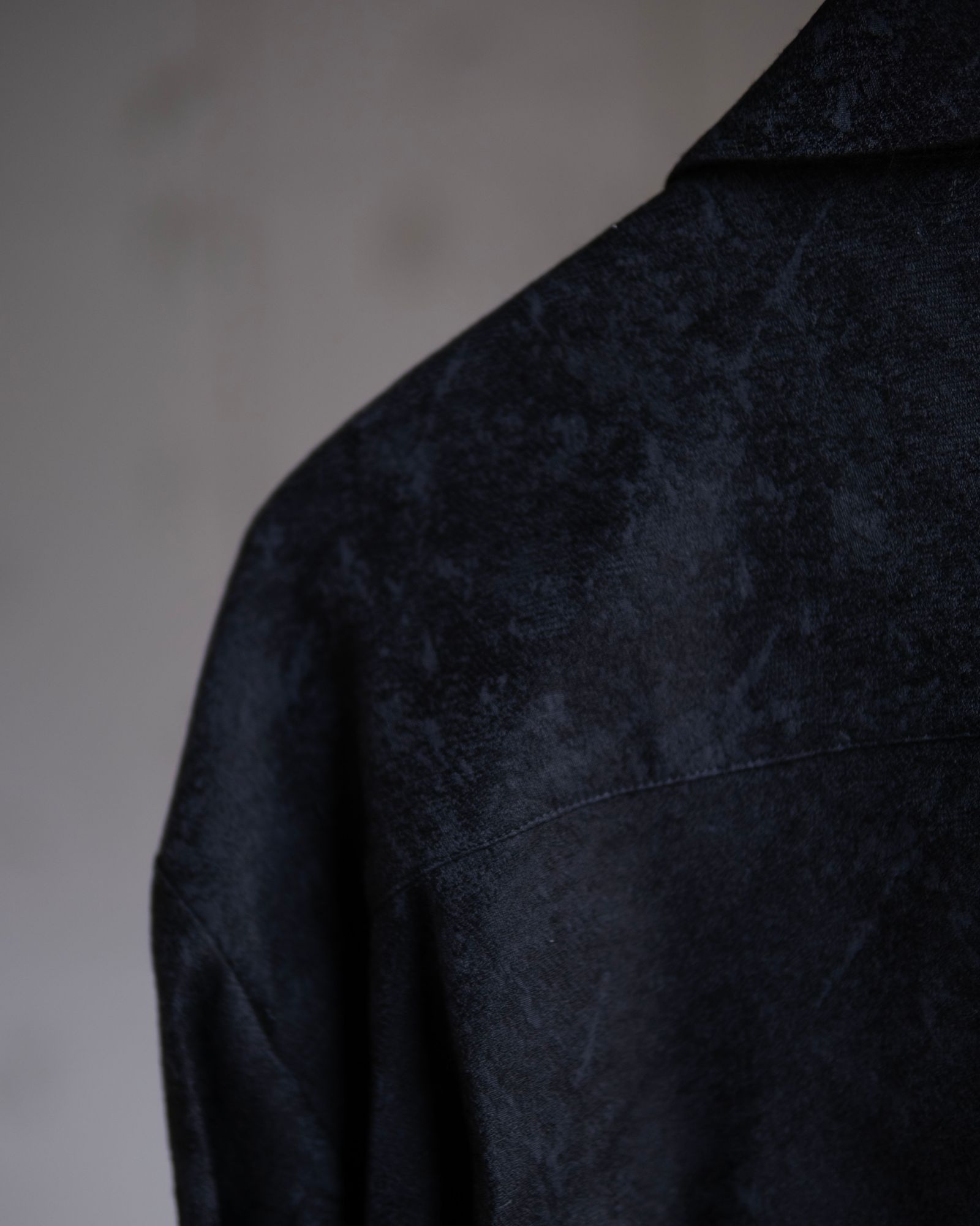 Blurred Pattern Jacquard kjk Shirt / Black