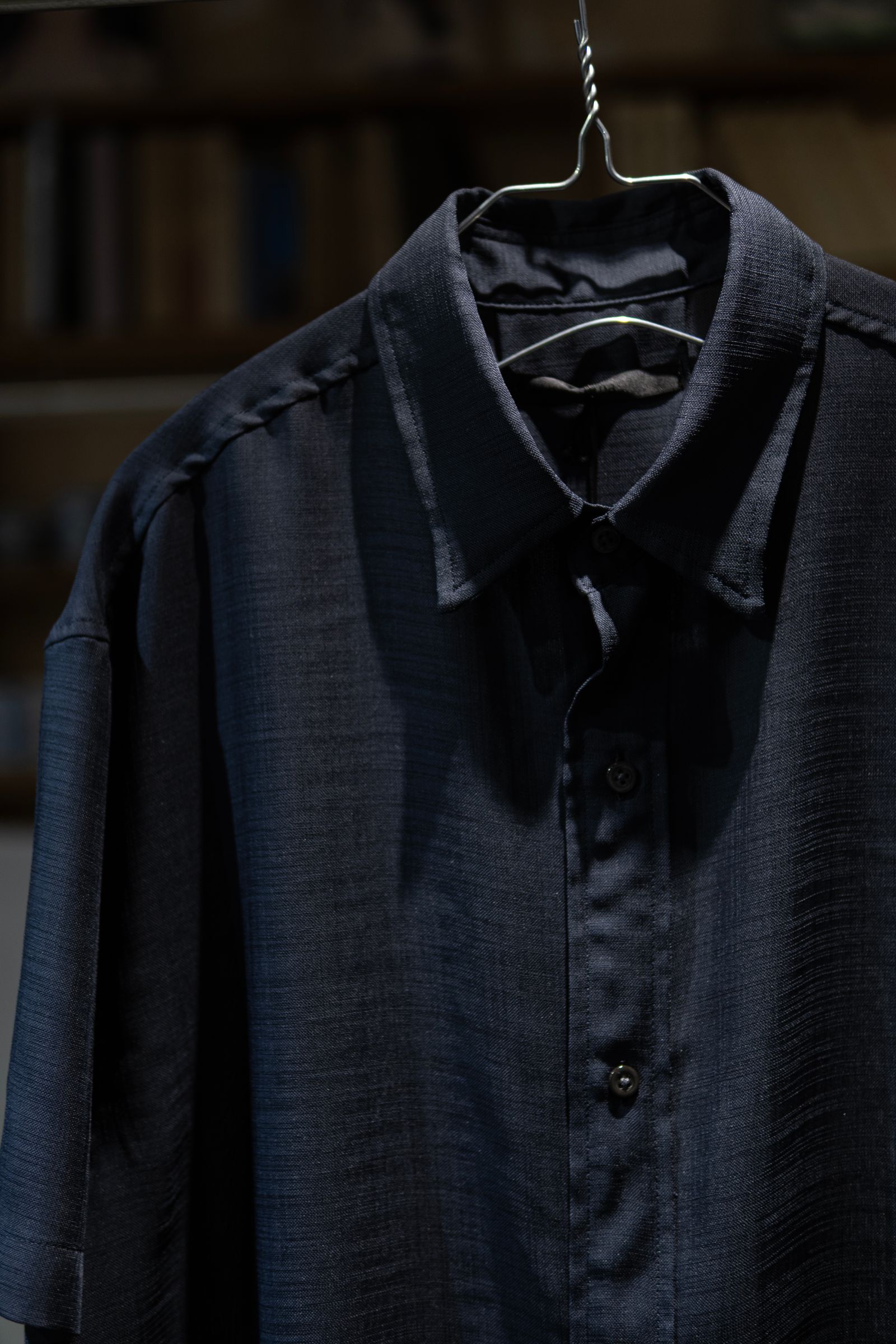 SHEER SHARKSKIN SS SHIRT / NAVY