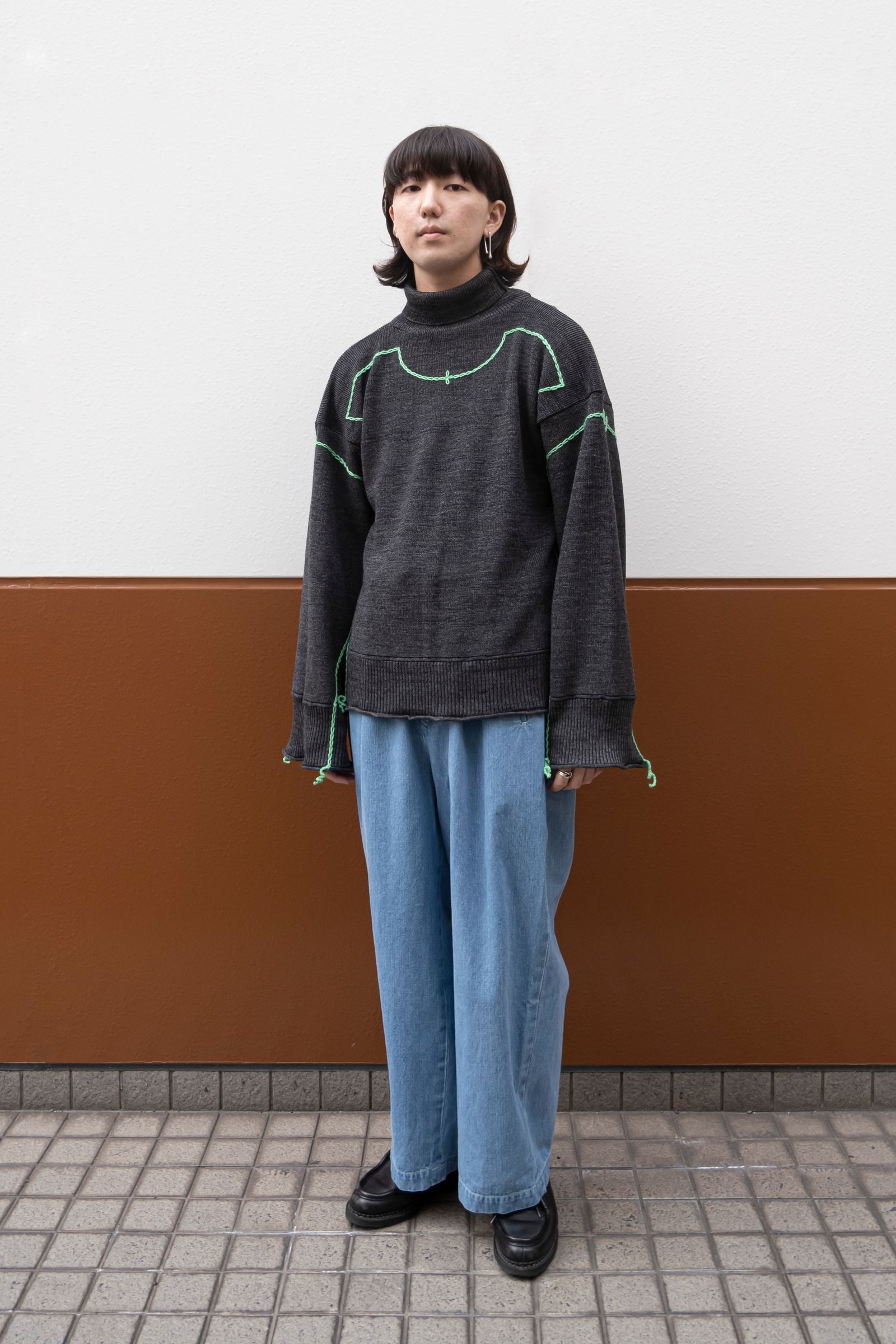 previous sweater / charcoal×green stitch