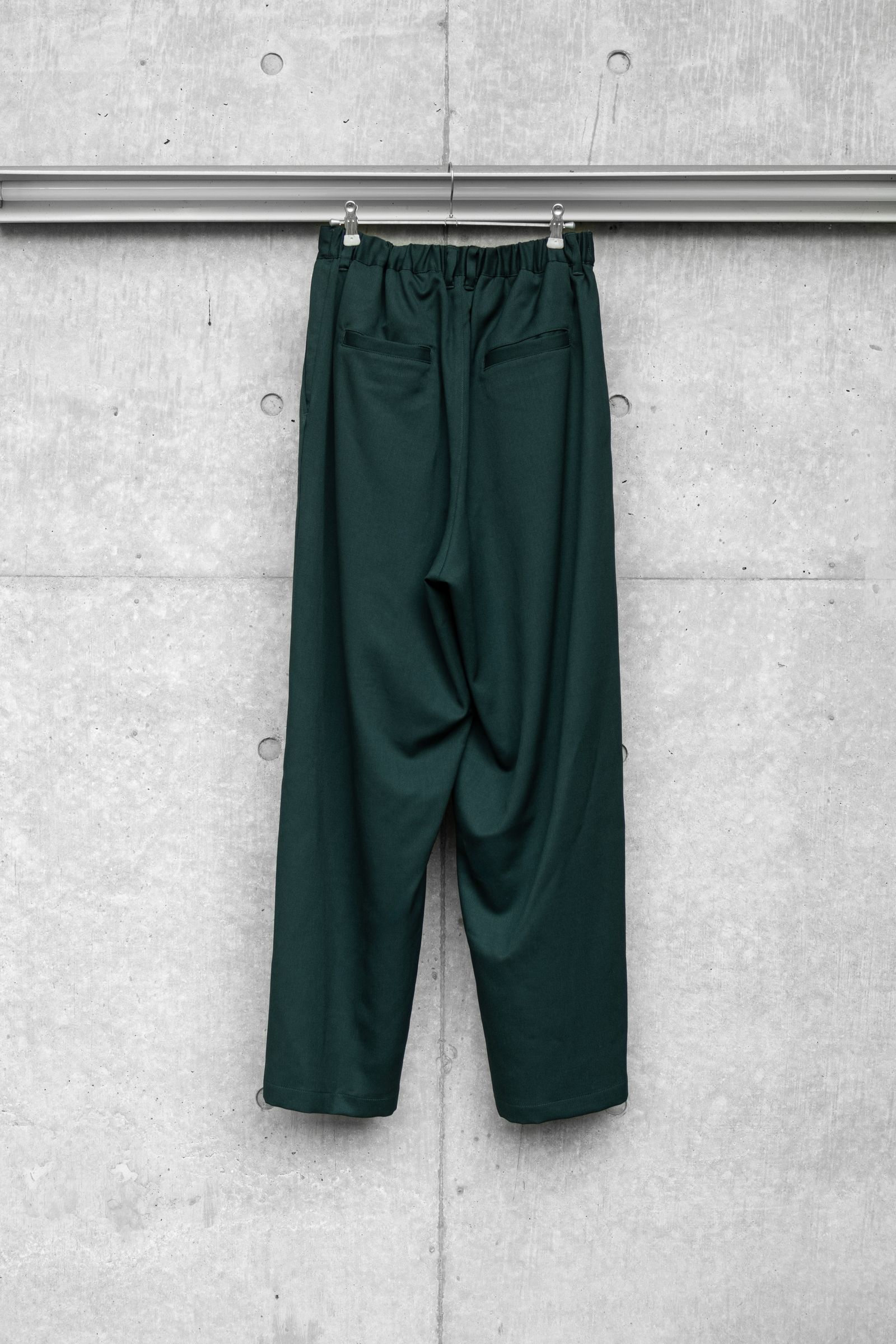 2TUCK WIDE EASY PANTS / GREEN