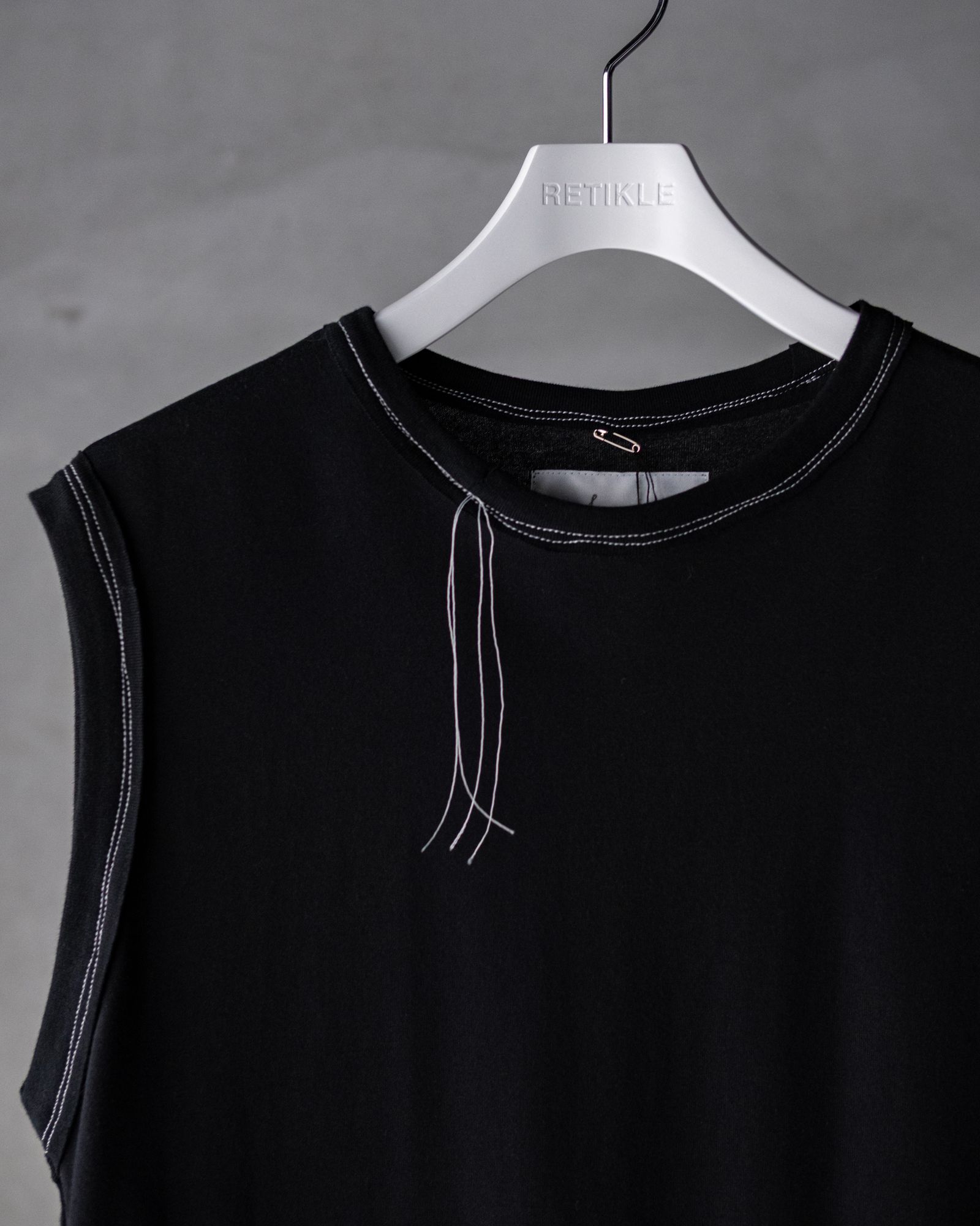 “TUGIHAGI” Neck Sleeveless / Black