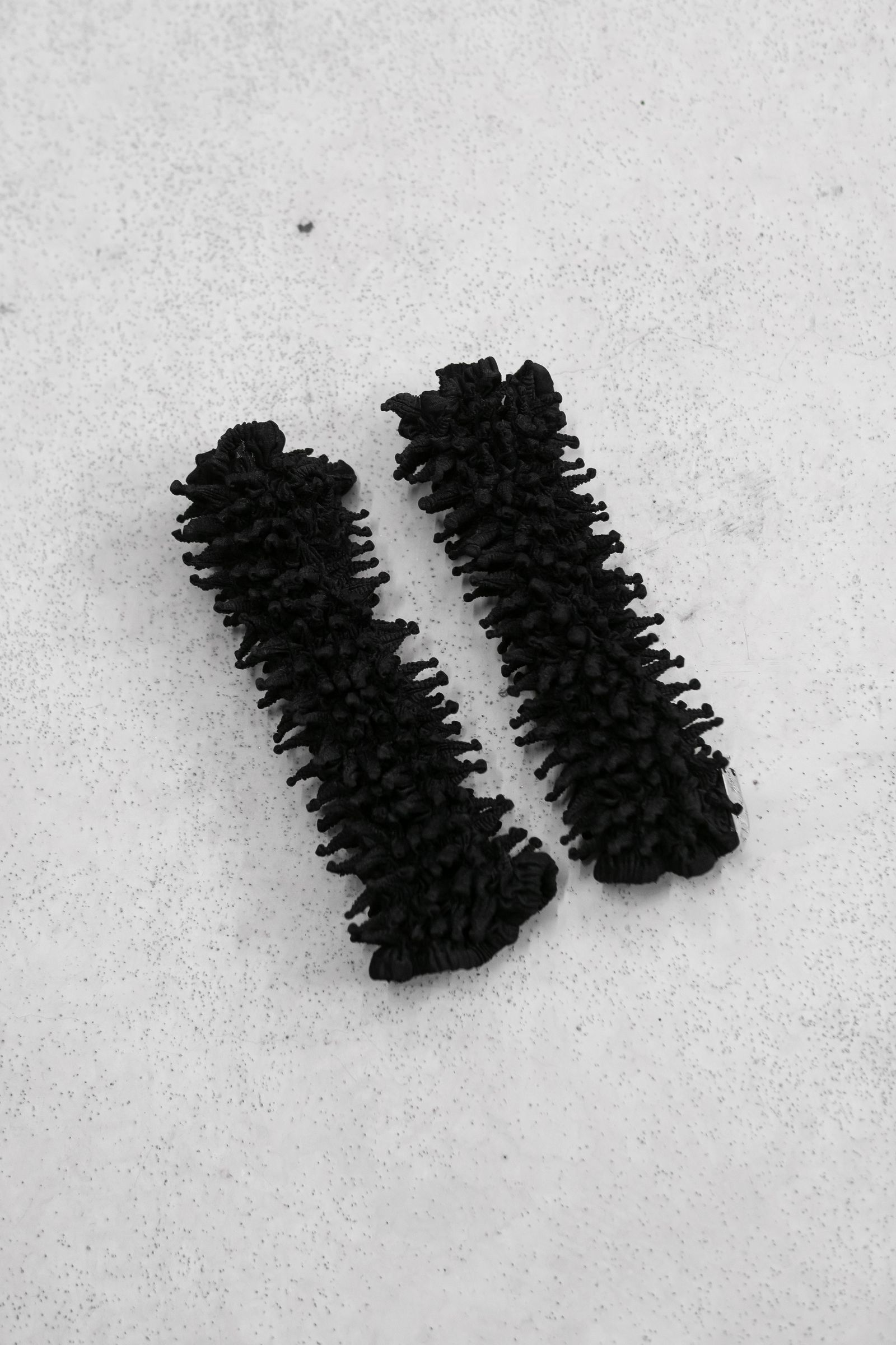 Versatile Spiky Shibori Glove / Black