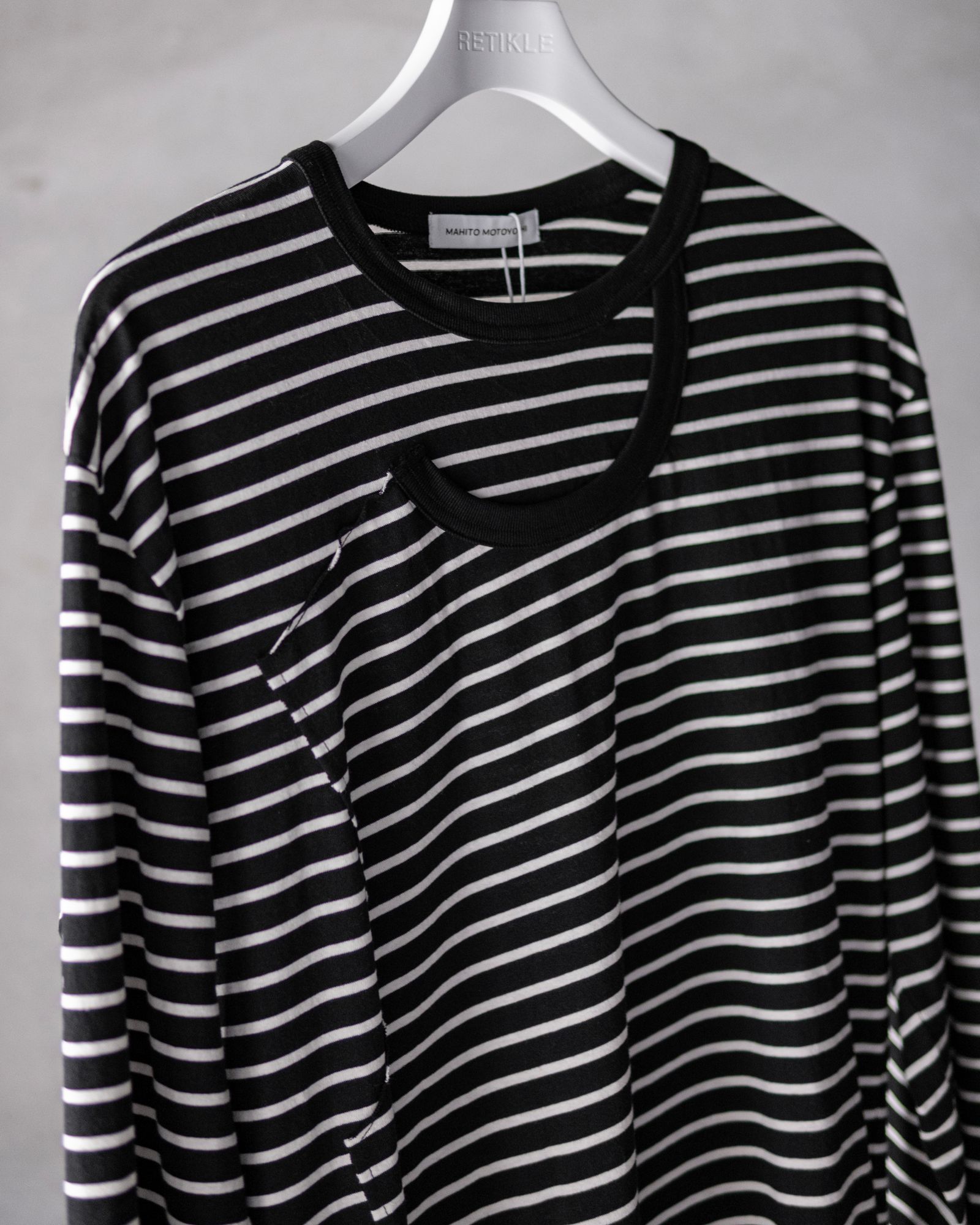 Docking Long T-Shirt / Black border
