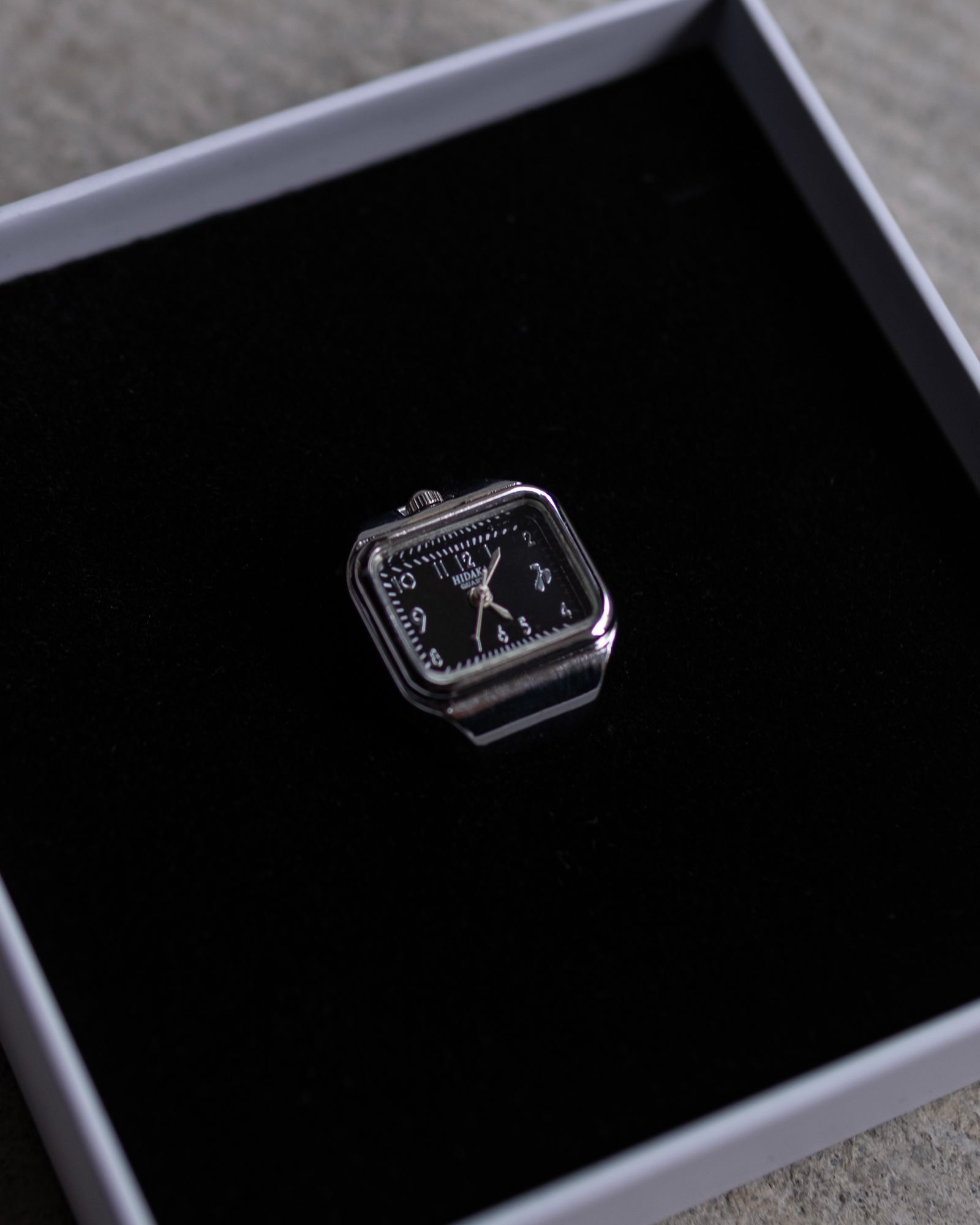 E/W Ring Watch / Silver/Black
