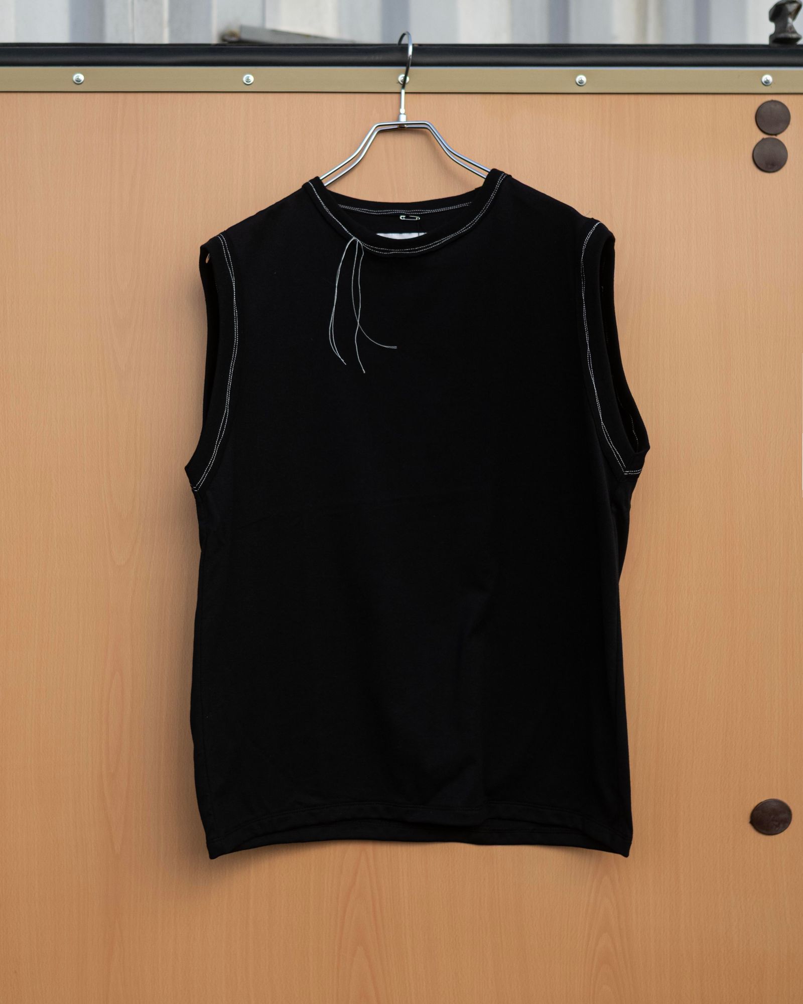 “TUGIHAGI” Neck Sleeveless / Black