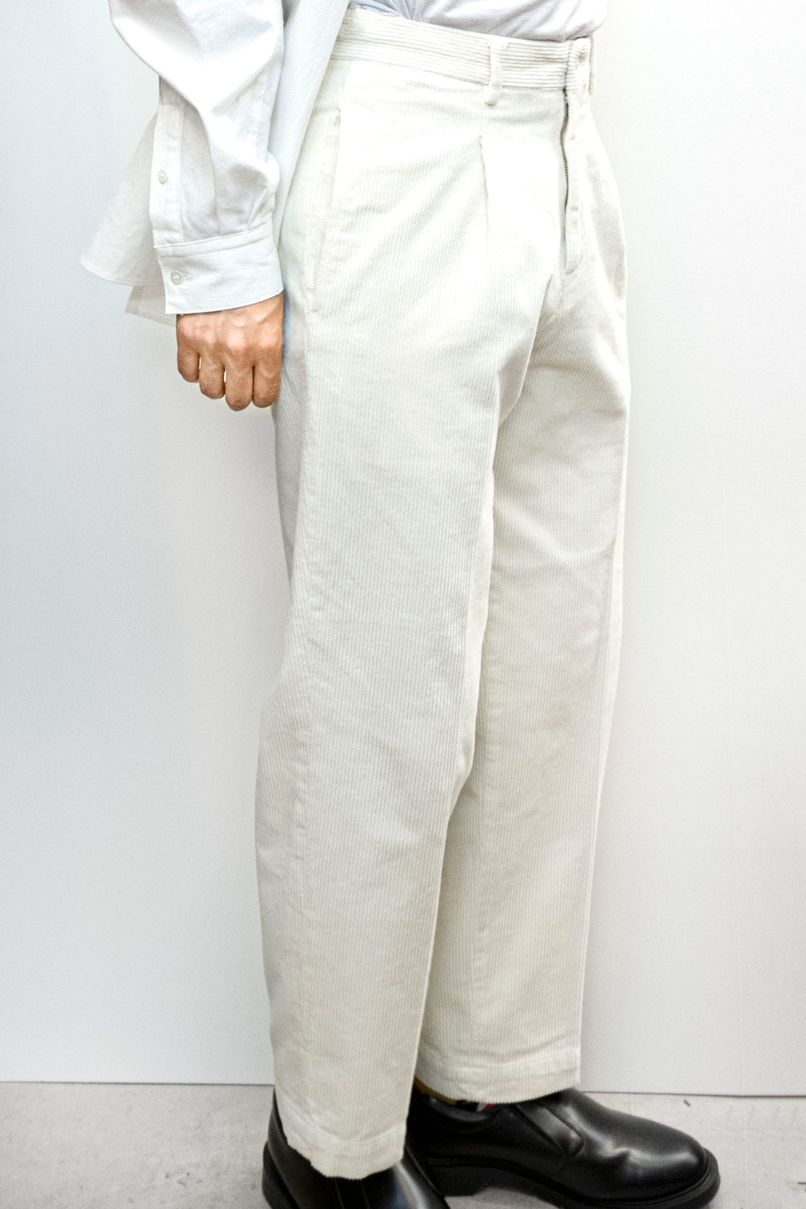 8walle Corduroy 1tuck Wide Pants / NATURAL