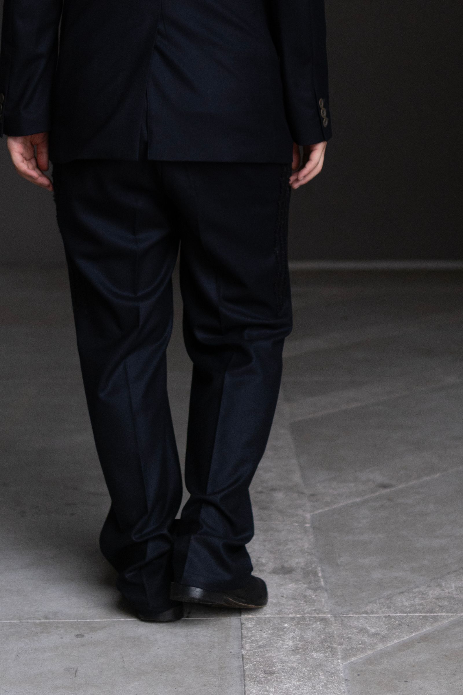 Code embroidery trousers / nvy