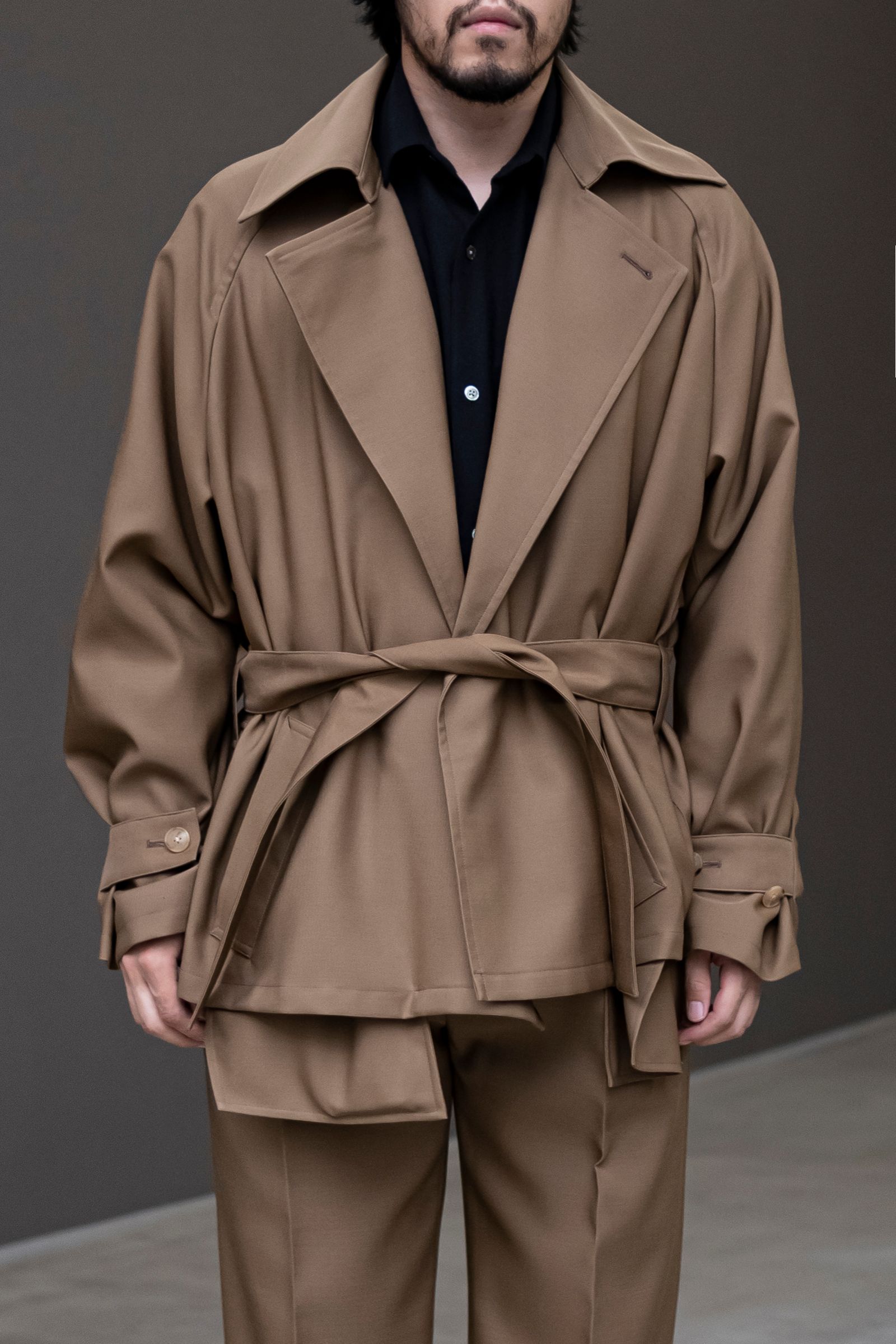 Blanc YM 2022ss Short trench coat | www.jarussi.com.br