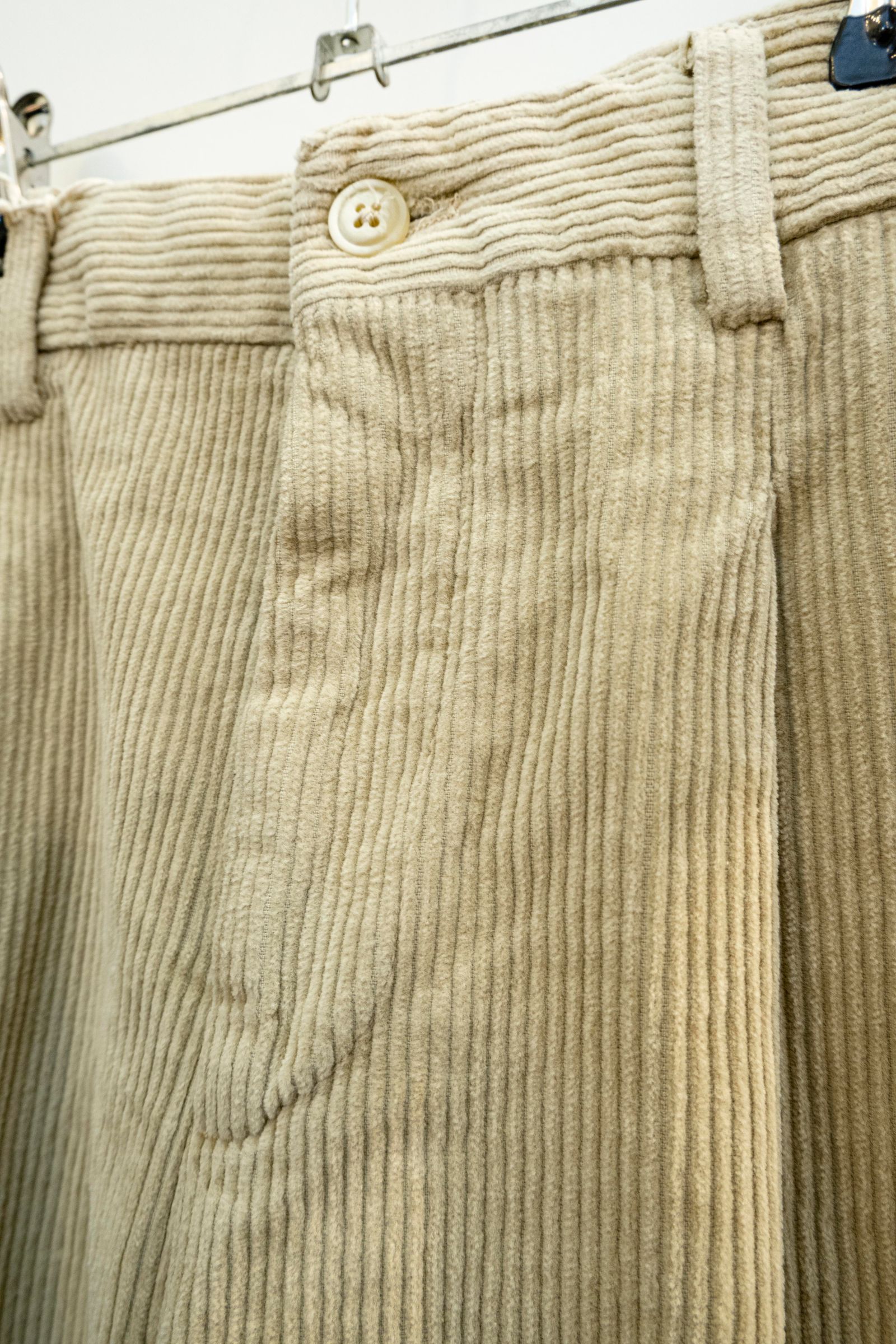 8walle Corduroy 1tuck Wide Pants / BEIGE