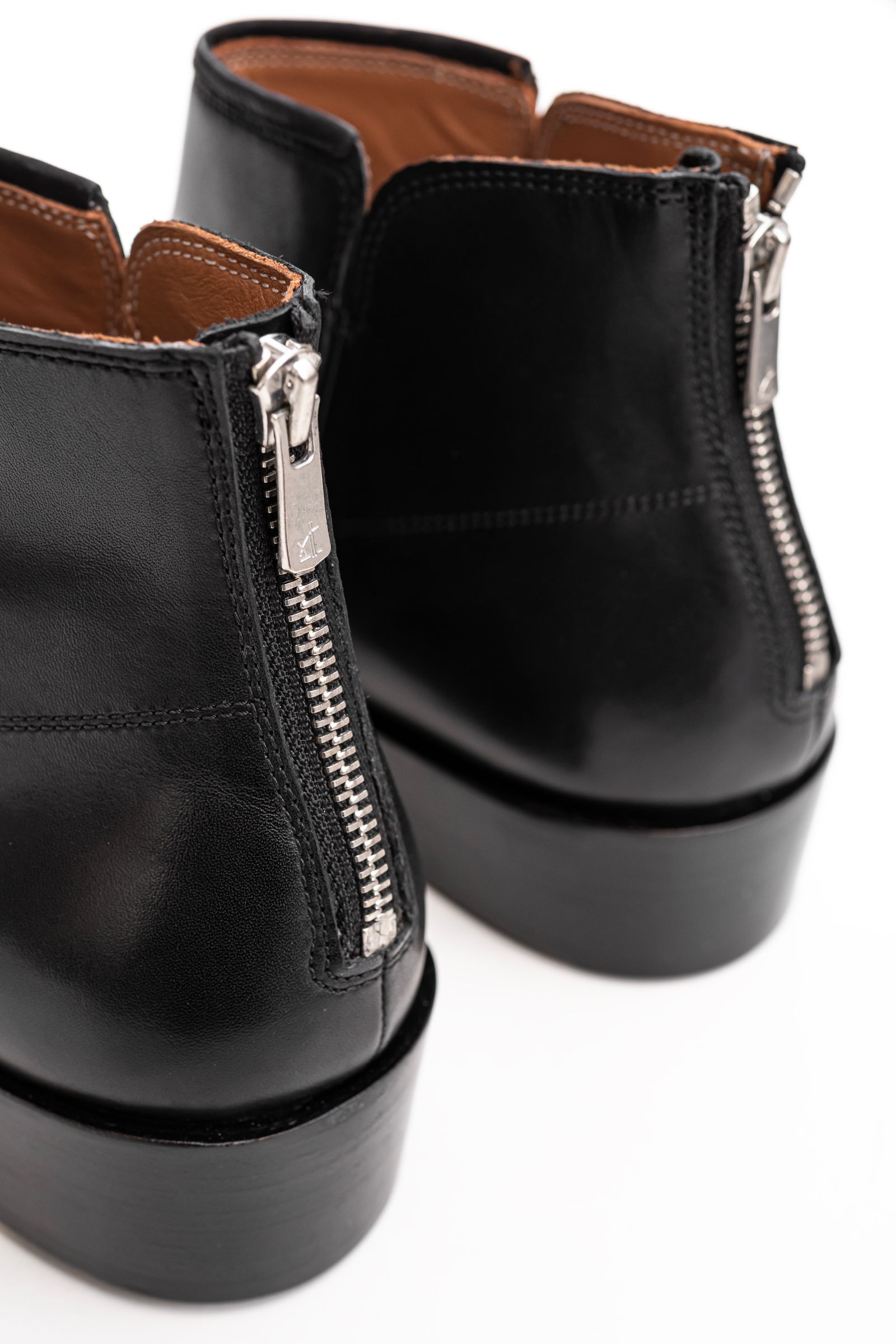 EARLE - Back zip short boots / Black | Retikle Online Store