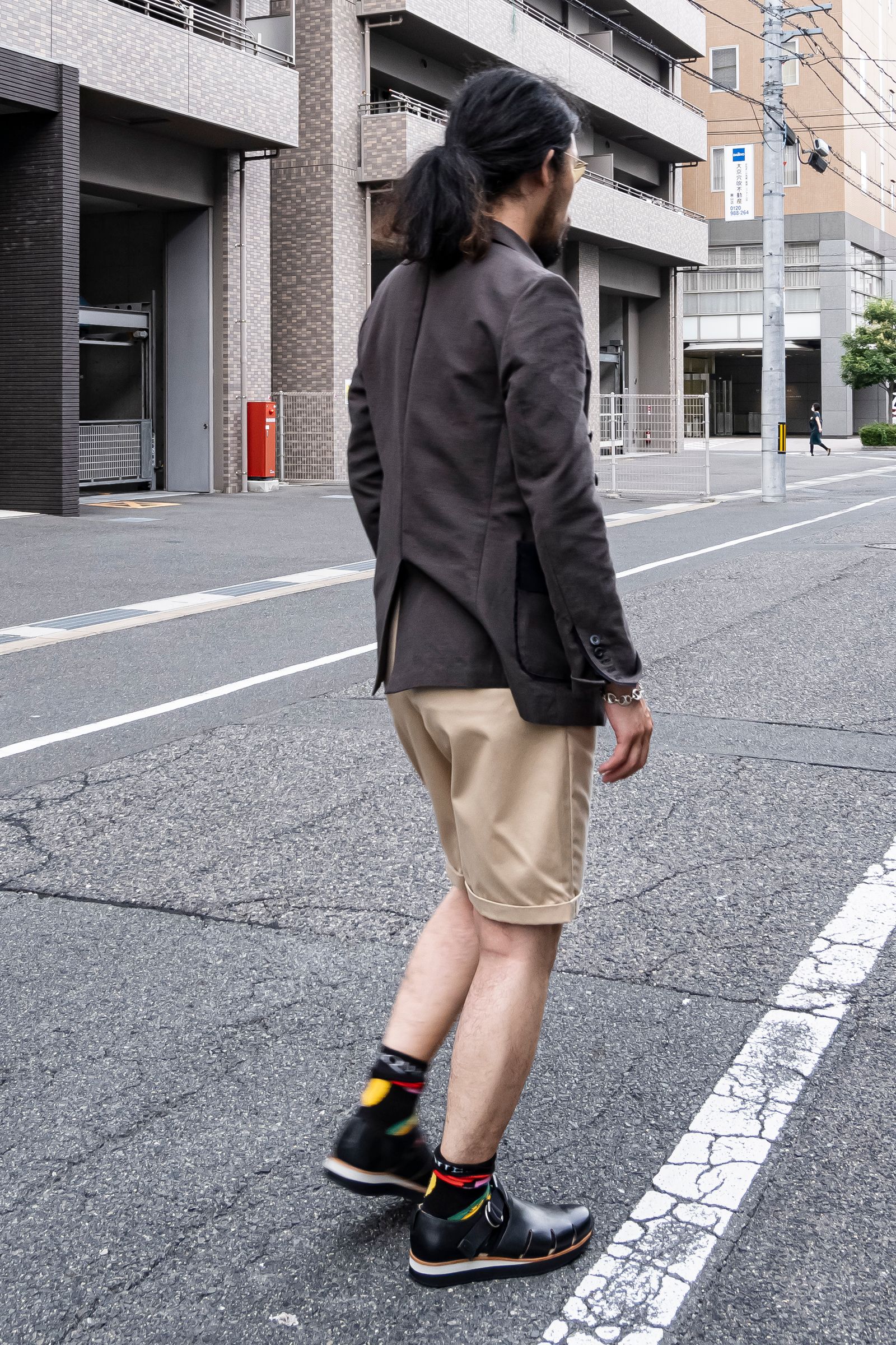NEW 2TUCK BELTLESS SHORTS COLD MARCED / KHAKI