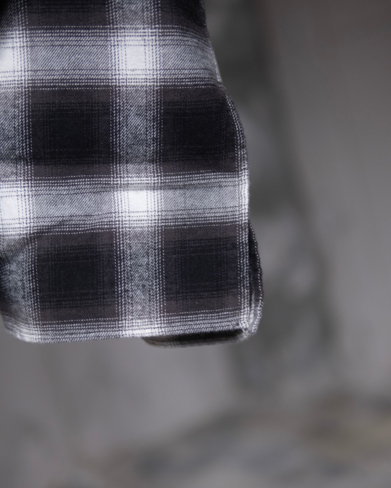 Open Collar SH / Black×White Ombre