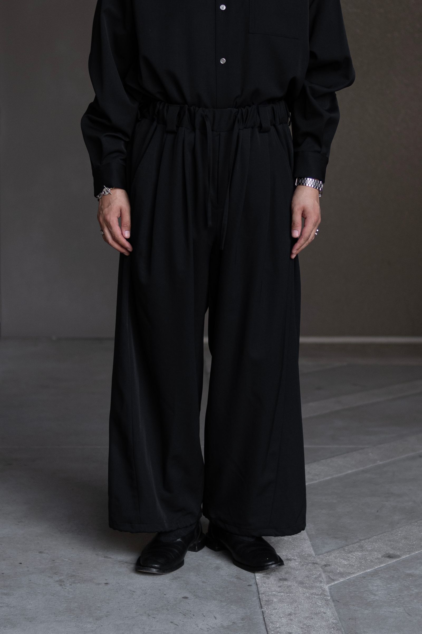 Blanc YM - Wool Gabardine Adjustment Pants / Black | Retikle Online Store