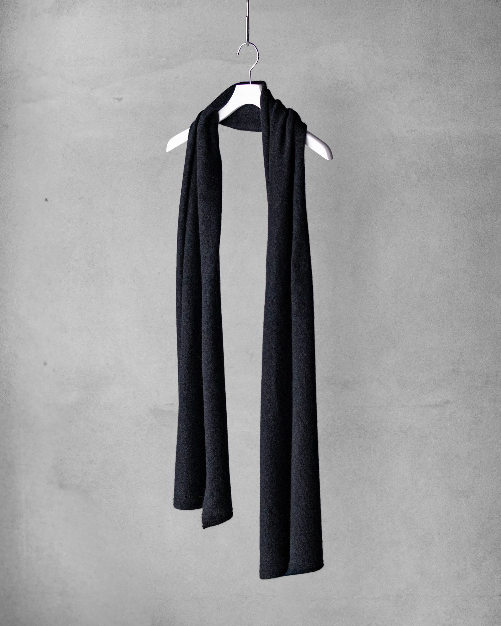 Baby Alpaca Muffler / Black