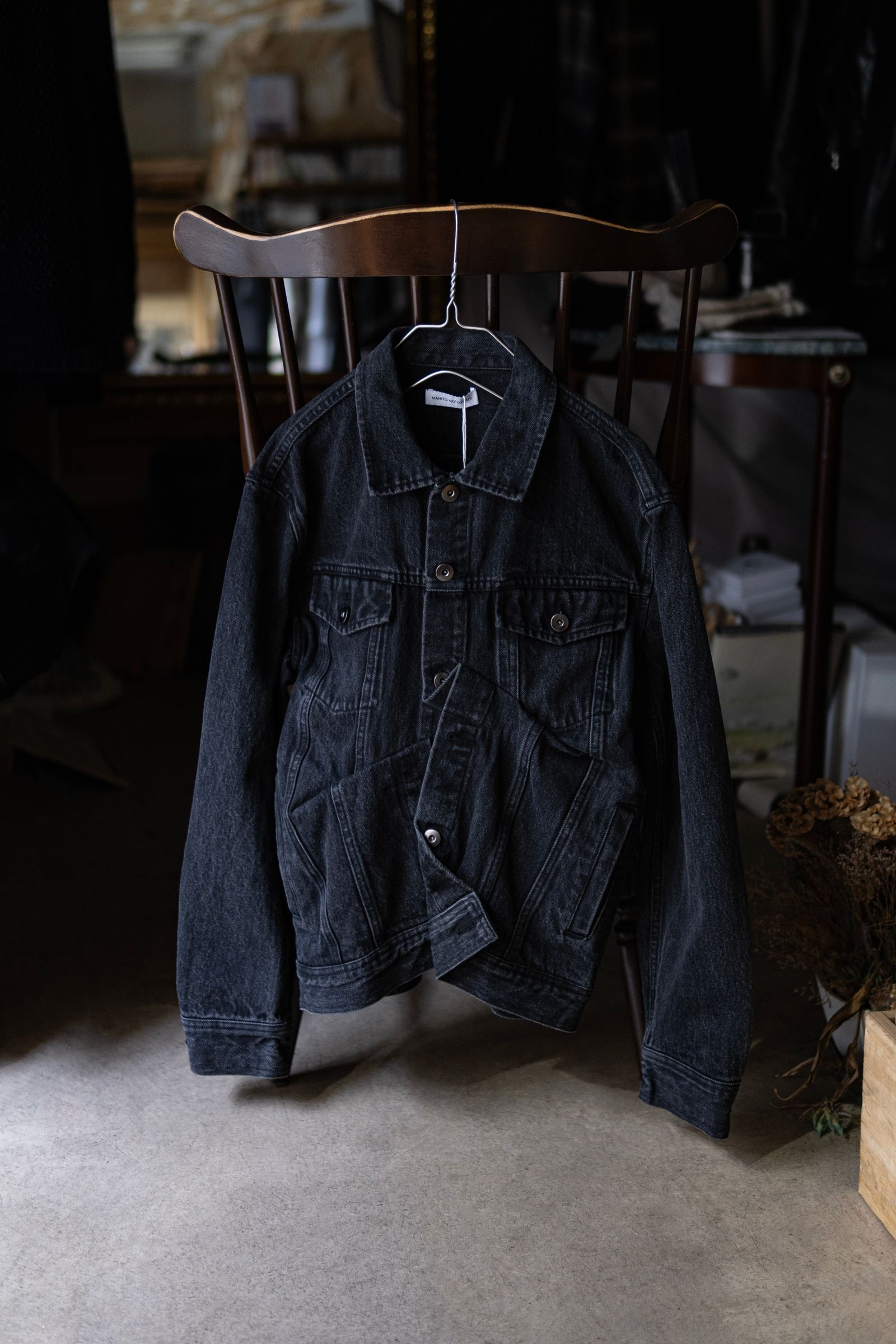 TUCK DENIM BLOUSON / BLACK