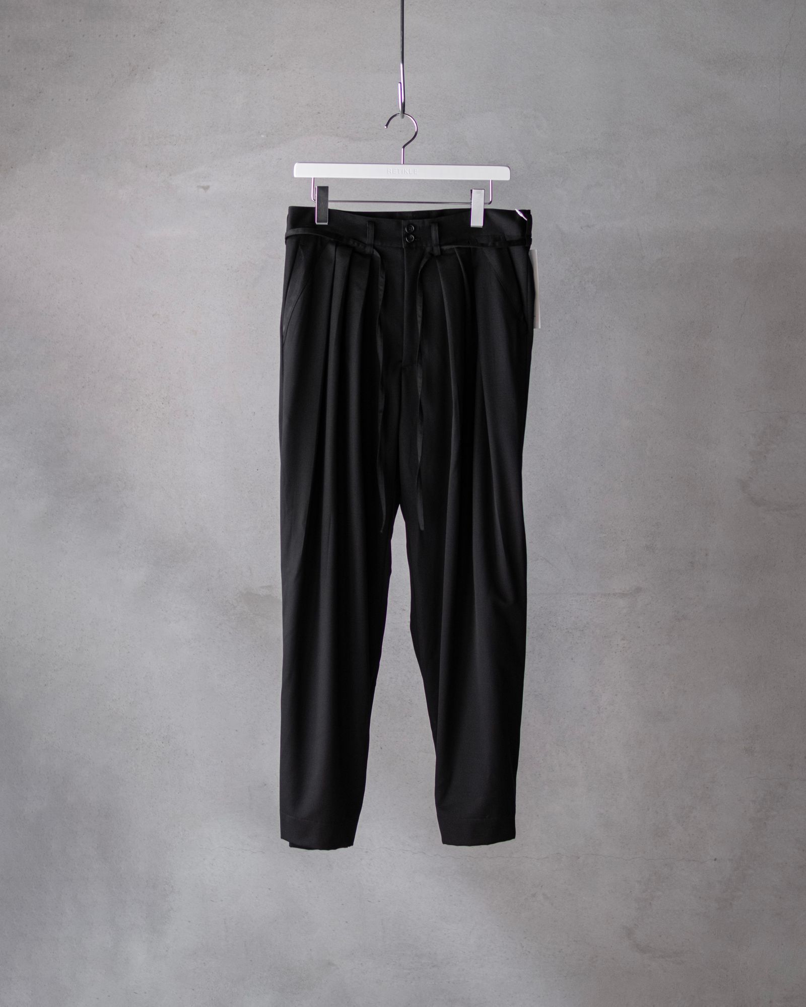 3-Tuck Wide Slacks / Black