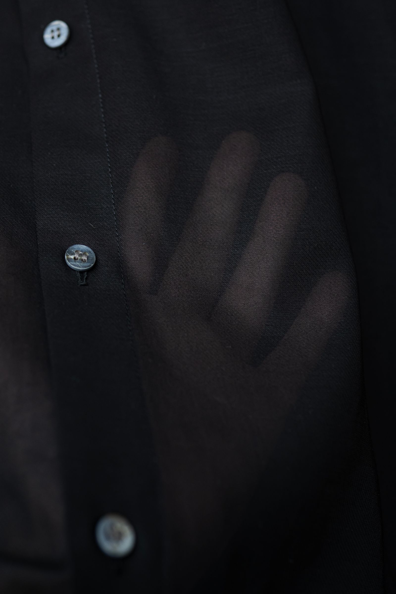 GIANT SHIRT / COLOURLESS BLACK